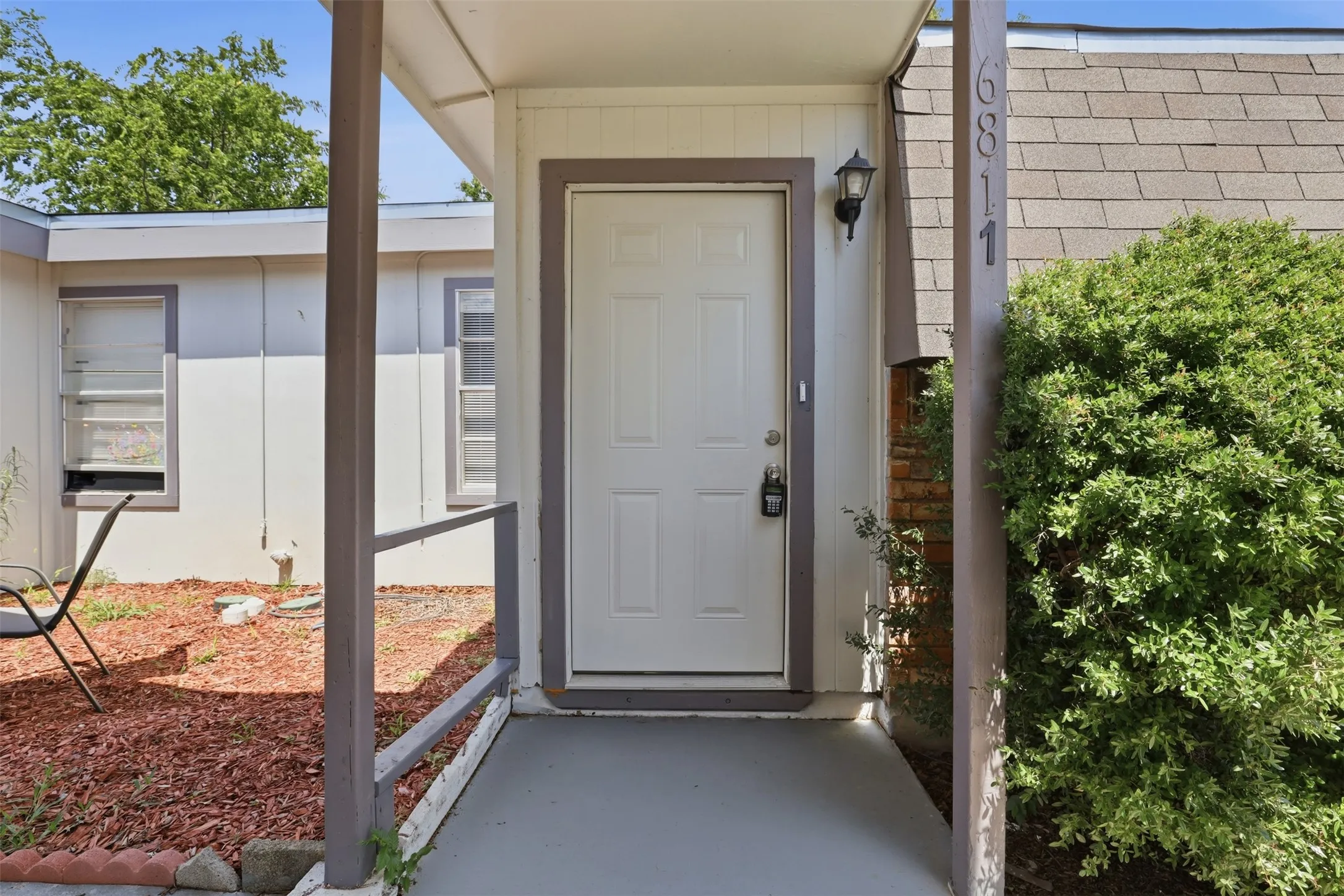 Duplex For Rent in Tarrant County , 6811 Trail Lake Drive, Fort Worth, Texas 76133, 2 Bedroom, 2 Bathroom, Garage spaces, 2,310 Sqft, built in 1970, mls#21291857, Real Estate Agent in Fort Worth, Homes For Rent in Tarrant county, Homes For Rent in Fort Worth, Realtor in Fort Worth Texas, Real Estate Brokerage Independent Realty Texas, Luminita Cordes Realtor