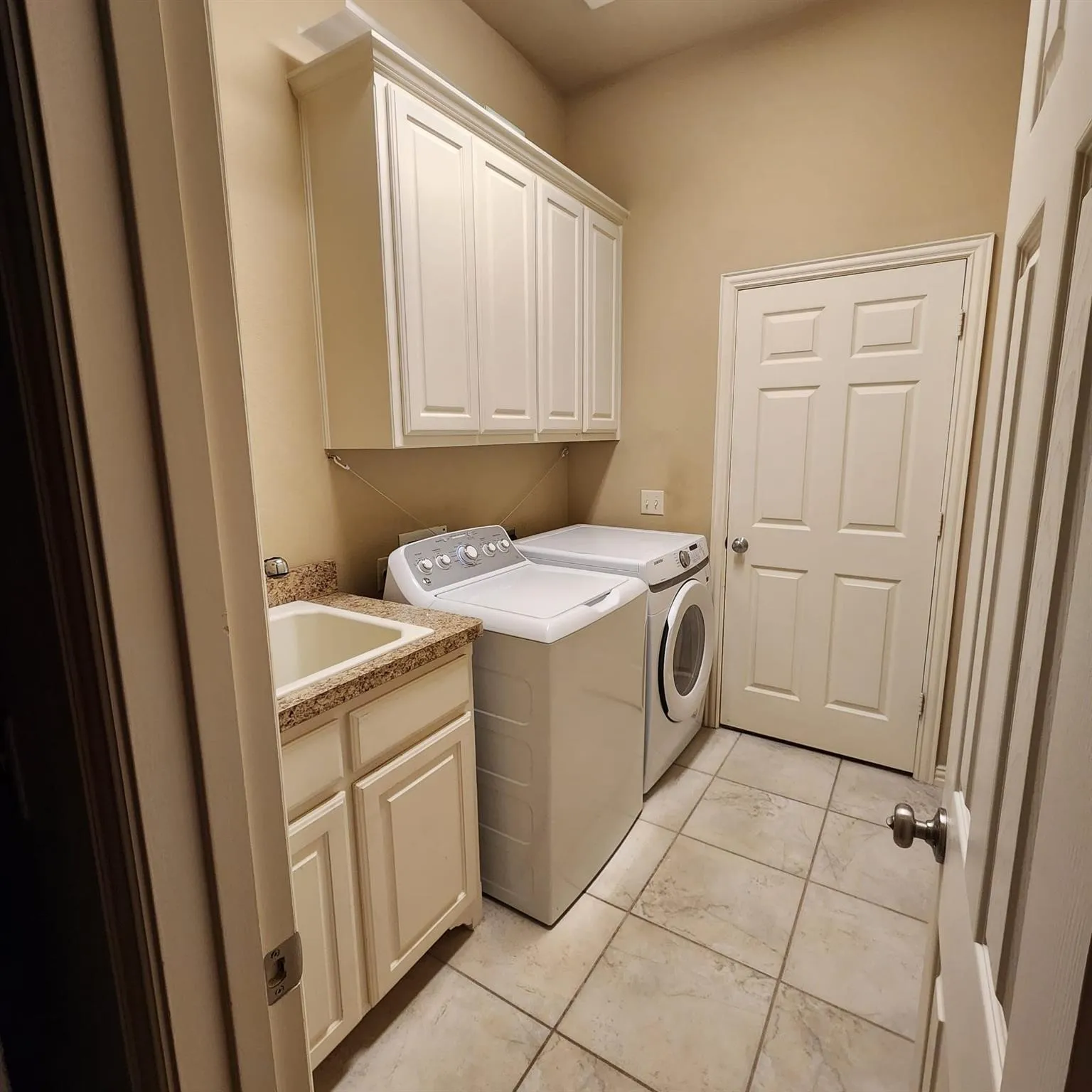 Single Family Residence For Rent in Collin County , 10082 Drawbridge Drive, Frisco, Texas 75035, 4 Bedroom, 4 Bathroom, 2 Garage spaces, 3,501 Sqft, built in 2010, mls#21286718, Real Estate Agent in Frisco, Homes For Rent in Collin county, Homes For Rent in Frisco, Realtor in Frisco Texas, Real Estate Brokerage Independent Realty Texas, Luminita Cordes Realtor