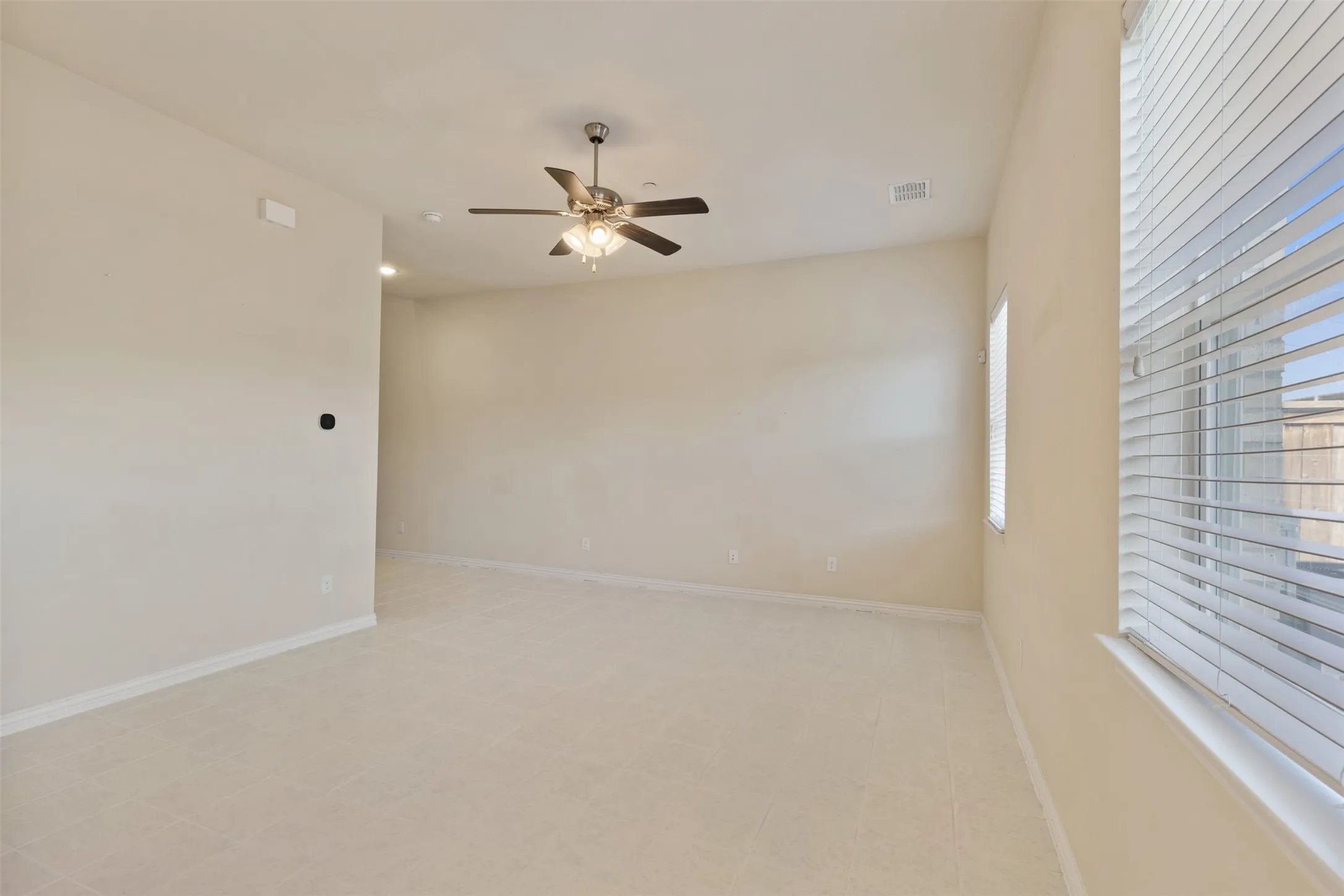 Townhouse For Sale in Dallas County , 1904 Bethlehem Street, Irving, Texas 75061, 3 Bedroom, 3 Bathroom, 2 Garage spaces, 1,933 Sqft, built in 2019, mls#21287539, Real Estate Agent in Irving, Homes For Sale in Dallas county, Homes For Sale in Irving, Realtor in Irving Texas, Real Estate Brokerage Independent Realty Texas, Luminita Cordes Realtor