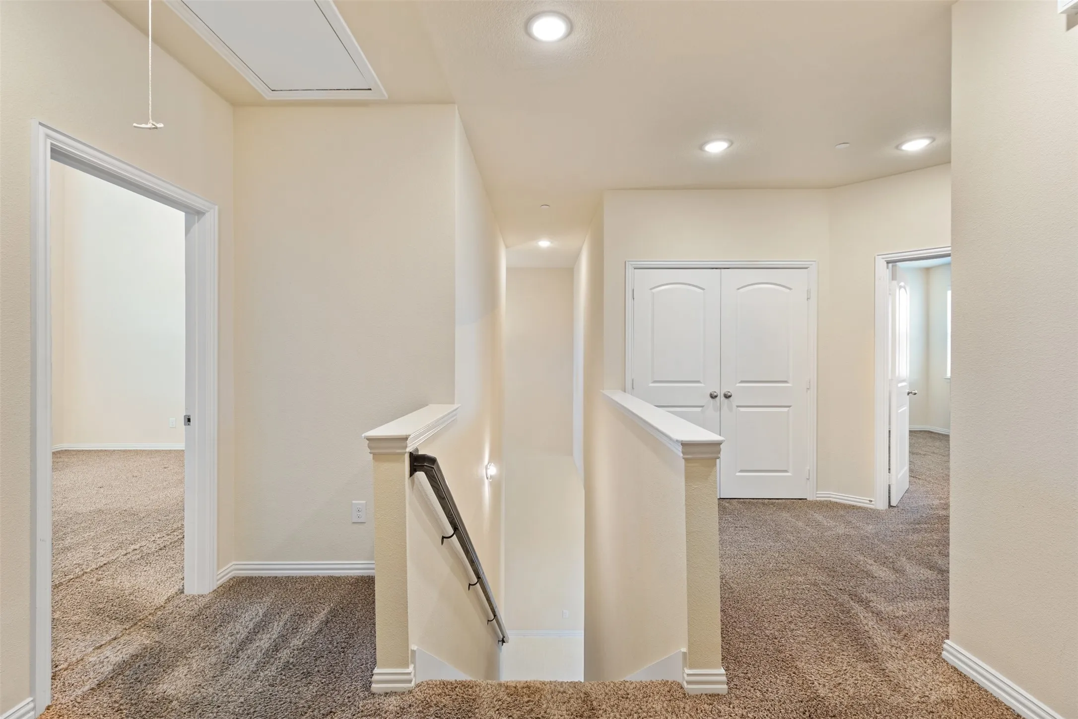 Townhouse For Sale in Dallas County , 1904 Bethlehem Street, Irving, Texas 75061, 3 Bedroom, 3 Bathroom, 2 Garage spaces, 1,933 Sqft, built in 2019, mls#21287539, Real Estate Agent in Irving, Homes For Sale in Dallas county, Homes For Sale in Irving, Realtor in Irving Texas, Real Estate Brokerage Independent Realty Texas, Luminita Cordes Realtor