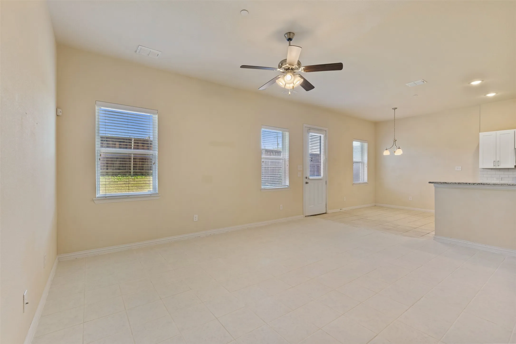 Townhouse For Sale in Dallas County , 1904 Bethlehem Street, Irving, Texas 75061, 3 Bedroom, 3 Bathroom, 2 Garage spaces, 1,933 Sqft, built in 2019, mls#21287539, Real Estate Agent in Irving, Homes For Sale in Dallas county, Homes For Sale in Irving, Realtor in Irving Texas, Real Estate Brokerage Independent Realty Texas, Luminita Cordes Realtor