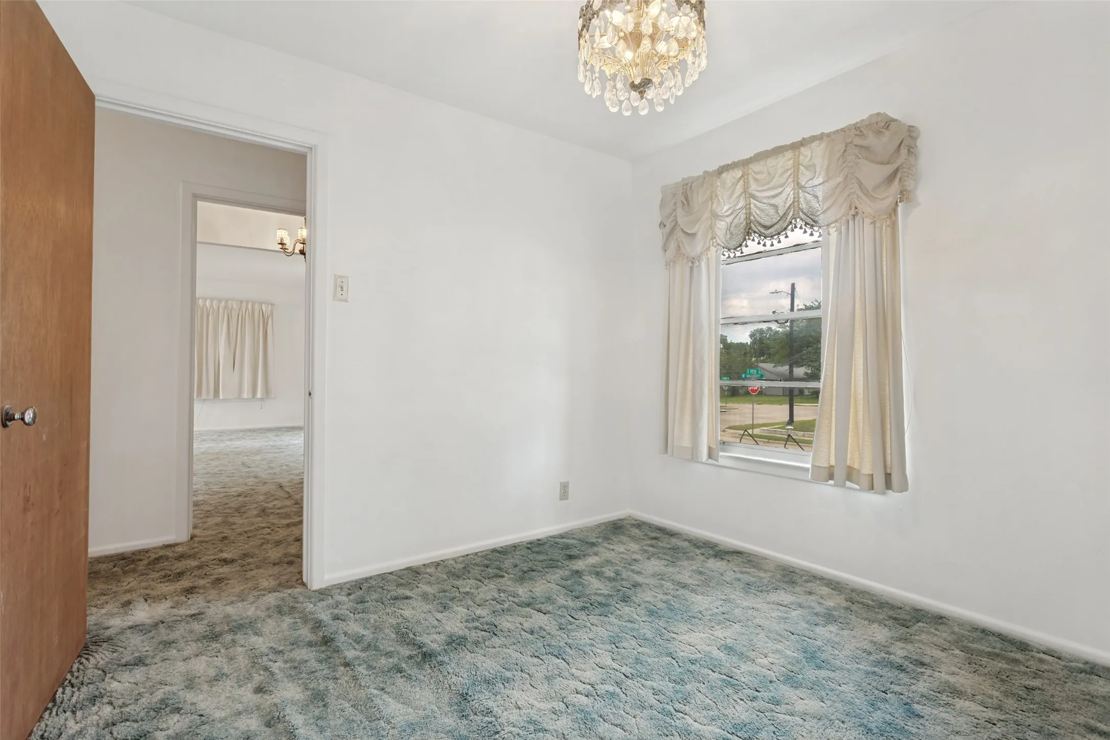 Single Family Residence For Sale in Dallas County , 422 W Daugherty Drive, Garland, Texas 75041, 3 Bedroom, 1 Bathroom, 2 Garage spaces, 1,078 Sqft, built in 1955, mls#21289245, Real Estate Agent in Garland, Homes For Sale in Dallas county, Homes For Sale in Garland, Realtor in Garland Texas, Real Estate Brokerage Independent Realty Texas, Luminita Cordes Realtor