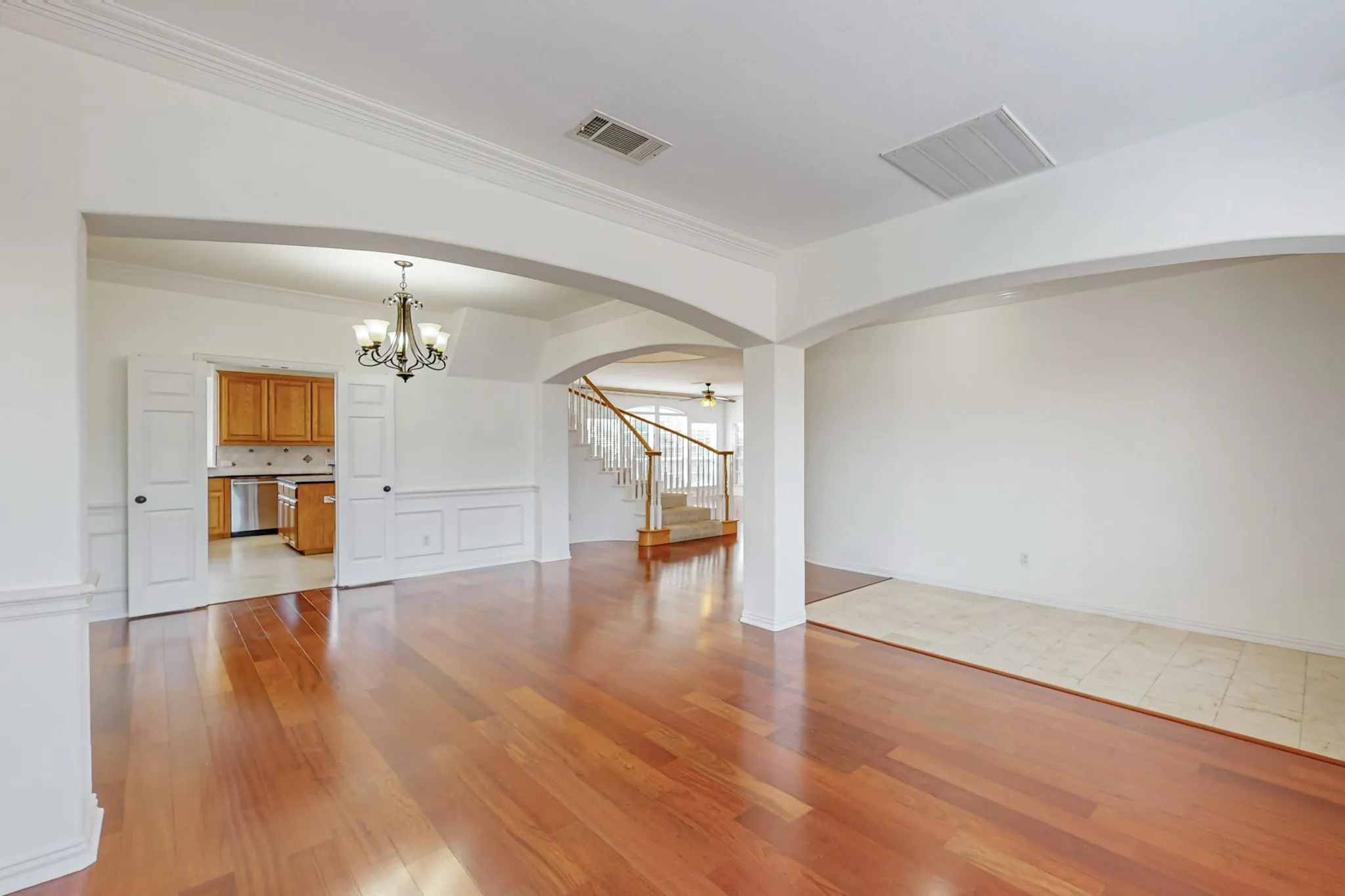 Single Family Residence For Rent in Dallas County , 8609 Rugby Drive, Irving, Texas 75063, 4 Bedroom, 3 Bathroom, 2 Garage spaces, 2,967 Sqft, built in 2003, mls#21291863, Real Estate Agent in Irving, Homes For Rent in Dallas county, Homes For Rent in Irving, Realtor in Irving Texas, Real Estate Brokerage Independent Realty Texas, Luminita Cordes Realtor