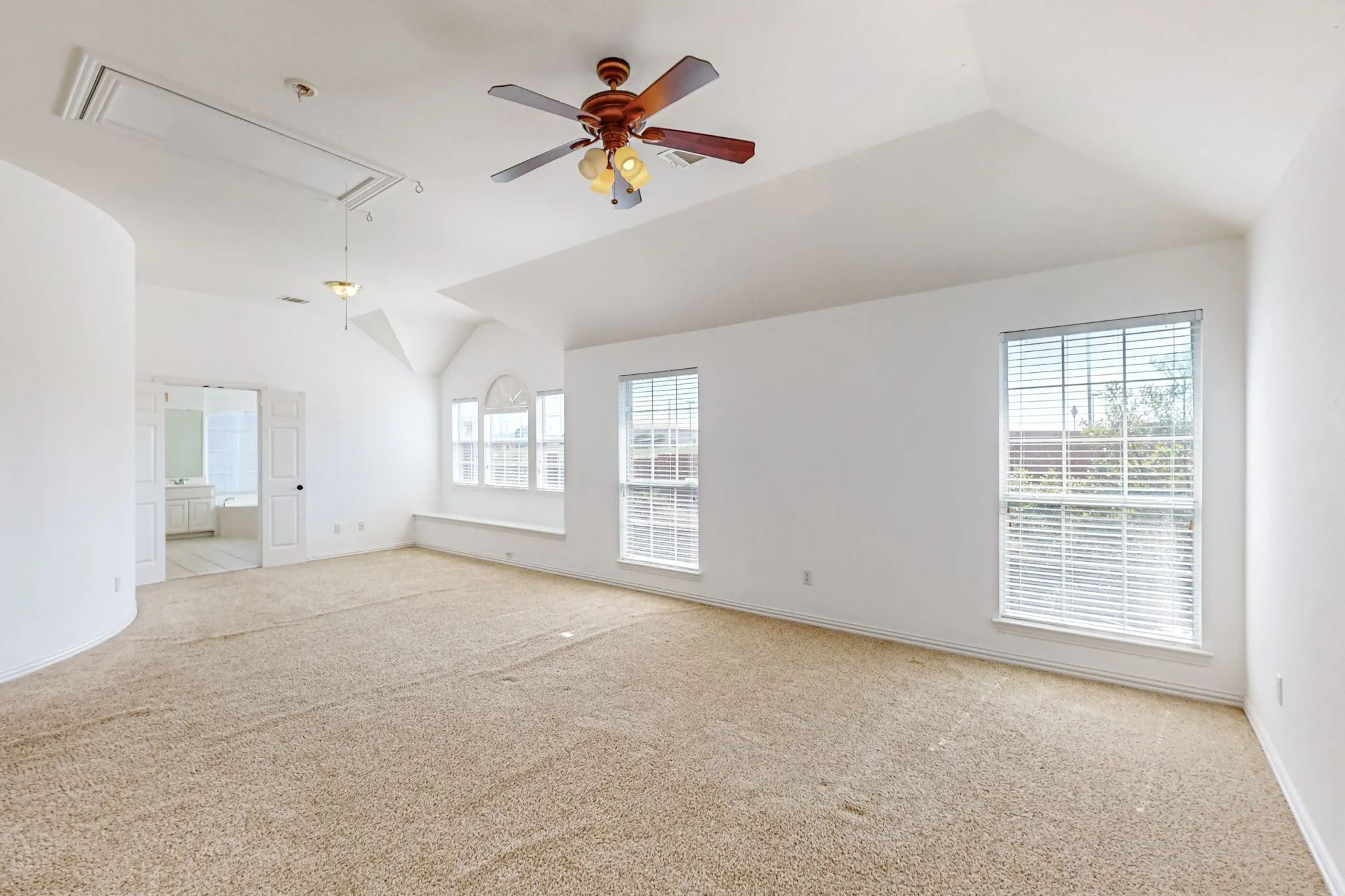 Single Family Residence For Rent in Dallas County , 8609 Rugby Drive, Irving, Texas 75063, 4 Bedroom, 3 Bathroom, 2 Garage spaces, 2,967 Sqft, built in 2003, mls#21291863, Real Estate Agent in Irving, Homes For Rent in Dallas county, Homes For Rent in Irving, Realtor in Irving Texas, Real Estate Brokerage Independent Realty Texas, Luminita Cordes Realtor