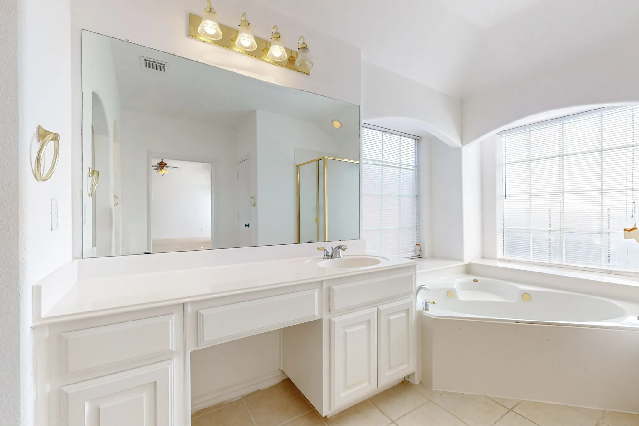 Single Family Residence For Rent in Dallas County , 8609 Rugby Drive, Irving, Texas 75063, 4 Bedroom, 3 Bathroom, 2 Garage spaces, 2,967 Sqft, built in 2003, mls#21291863, Real Estate Agent in Irving, Homes For Rent in Dallas county, Homes For Rent in Irving, Realtor in Irving Texas, Real Estate Brokerage Independent Realty Texas, Luminita Cordes Realtor