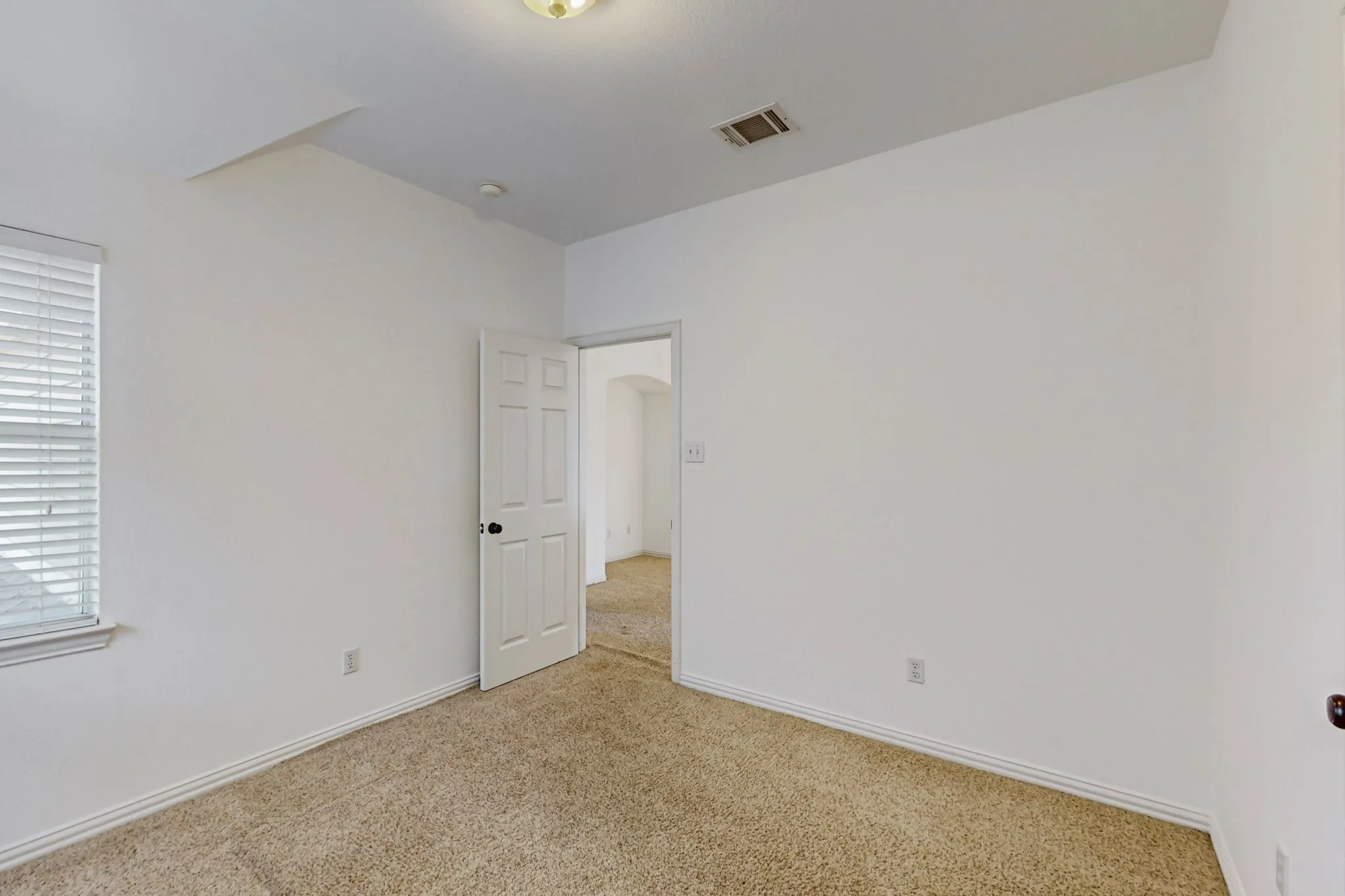 Single Family Residence For Rent in Dallas County , 8609 Rugby Drive, Irving, Texas 75063, 4 Bedroom, 3 Bathroom, 2 Garage spaces, 2,967 Sqft, built in 2003, mls#21291863, Real Estate Agent in Irving, Homes For Rent in Dallas county, Homes For Rent in Irving, Realtor in Irving Texas, Real Estate Brokerage Independent Realty Texas, Luminita Cordes Realtor
