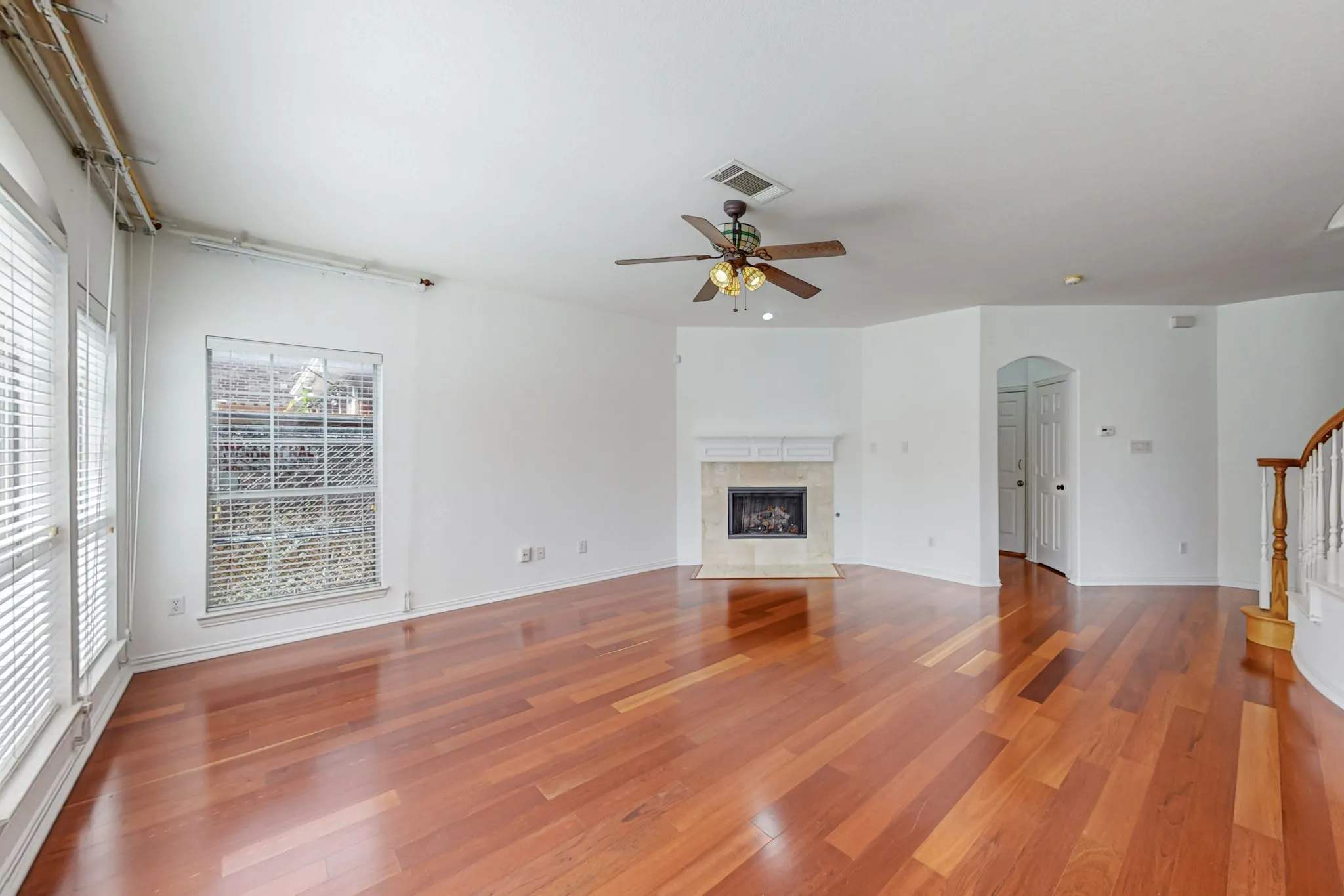 Single Family Residence For Rent in Dallas County , 8609 Rugby Drive, Irving, Texas 75063, 4 Bedroom, 3 Bathroom, 2 Garage spaces, 2,967 Sqft, built in 2003, mls#21291863, Real Estate Agent in Irving, Homes For Rent in Dallas county, Homes For Rent in Irving, Realtor in Irving Texas, Real Estate Brokerage Independent Realty Texas, Luminita Cordes Realtor