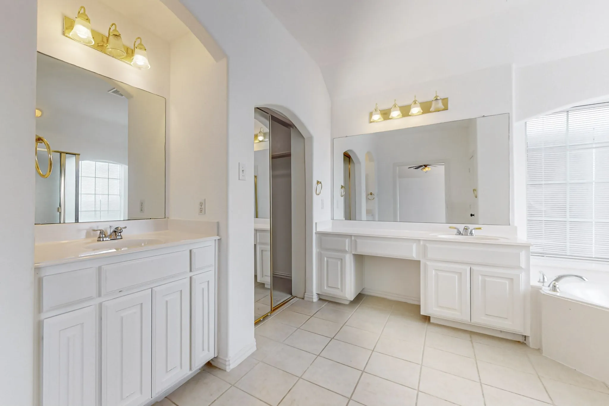 Single Family Residence For Rent in Dallas County , 8609 Rugby Drive, Irving, Texas 75063, 4 Bedroom, 3 Bathroom, 2 Garage spaces, 2,967 Sqft, built in 2003, mls#21291863, Real Estate Agent in Irving, Homes For Rent in Dallas county, Homes For Rent in Irving, Realtor in Irving Texas, Real Estate Brokerage Independent Realty Texas, Luminita Cordes Realtor