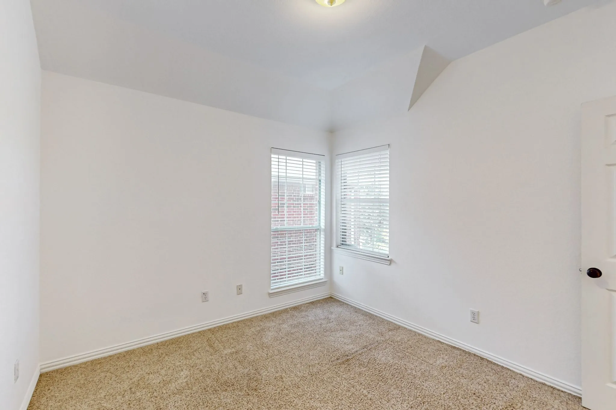 Single Family Residence For Rent in Dallas County , 8609 Rugby Drive, Irving, Texas 75063, 4 Bedroom, 3 Bathroom, 2 Garage spaces, 2,967 Sqft, built in 2003, mls#21291863, Real Estate Agent in Irving, Homes For Rent in Dallas county, Homes For Rent in Irving, Realtor in Irving Texas, Real Estate Brokerage Independent Realty Texas, Luminita Cordes Realtor