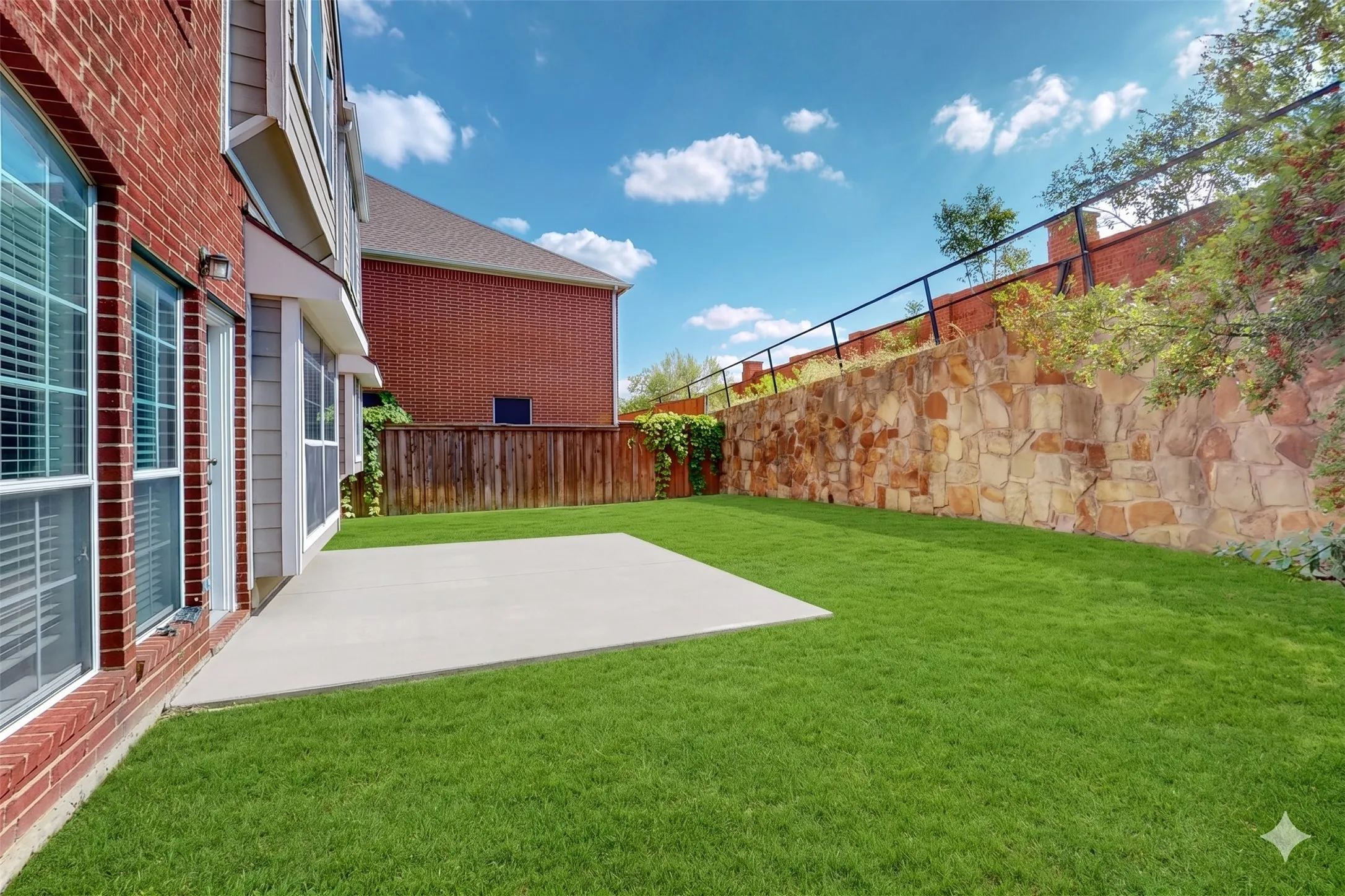 Single Family Residence For Rent in Dallas County , 8609 Rugby Drive, Irving, Texas 75063, 4 Bedroom, 3 Bathroom, 2 Garage spaces, 2,967 Sqft, built in 2003, mls#21291863, Real Estate Agent in Irving, Homes For Rent in Dallas county, Homes For Rent in Irving, Realtor in Irving Texas, Real Estate Brokerage Independent Realty Texas, Luminita Cordes Realtor