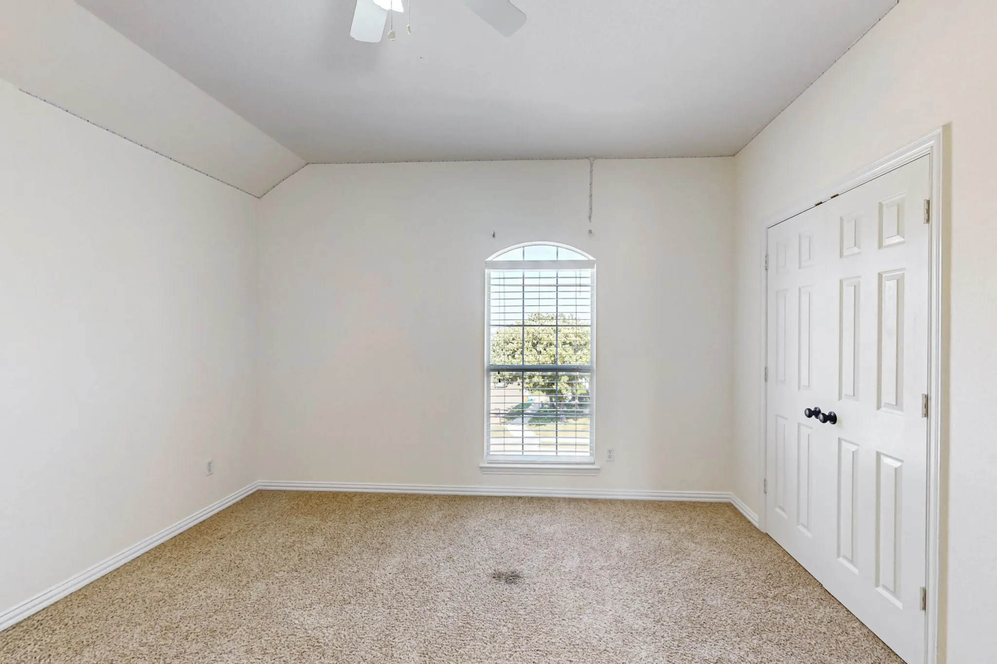 Single Family Residence For Rent in Dallas County , 8609 Rugby Drive, Irving, Texas 75063, 4 Bedroom, 3 Bathroom, 2 Garage spaces, 2,967 Sqft, built in 2003, mls#21291863, Real Estate Agent in Irving, Homes For Rent in Dallas county, Homes For Rent in Irving, Realtor in Irving Texas, Real Estate Brokerage Independent Realty Texas, Luminita Cordes Realtor