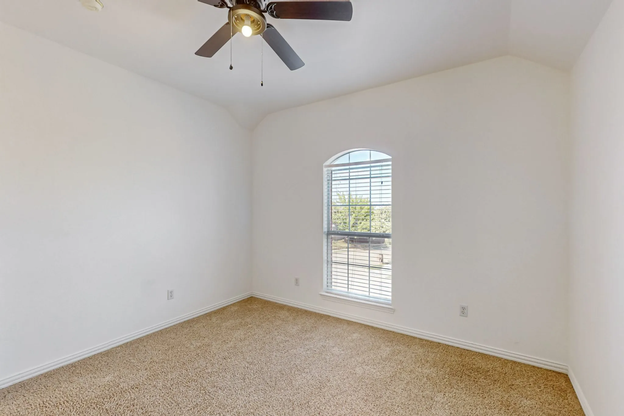 Single Family Residence For Rent in Dallas County , 8609 Rugby Drive, Irving, Texas 75063, 4 Bedroom, 3 Bathroom, 2 Garage spaces, 2,967 Sqft, built in 2003, mls#21291863, Real Estate Agent in Irving, Homes For Rent in Dallas county, Homes For Rent in Irving, Realtor in Irving Texas, Real Estate Brokerage Independent Realty Texas, Luminita Cordes Realtor