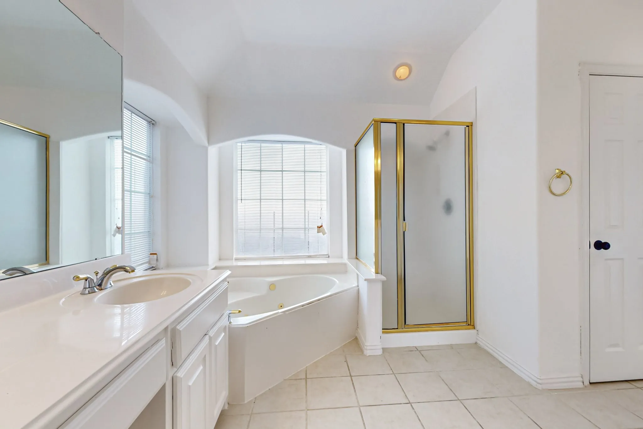 Single Family Residence For Rent in Dallas County , 8609 Rugby Drive, Irving, Texas 75063, 4 Bedroom, 3 Bathroom, 2 Garage spaces, 2,967 Sqft, built in 2003, mls#21291863, Real Estate Agent in Irving, Homes For Rent in Dallas county, Homes For Rent in Irving, Realtor in Irving Texas, Real Estate Brokerage Independent Realty Texas, Luminita Cordes Realtor