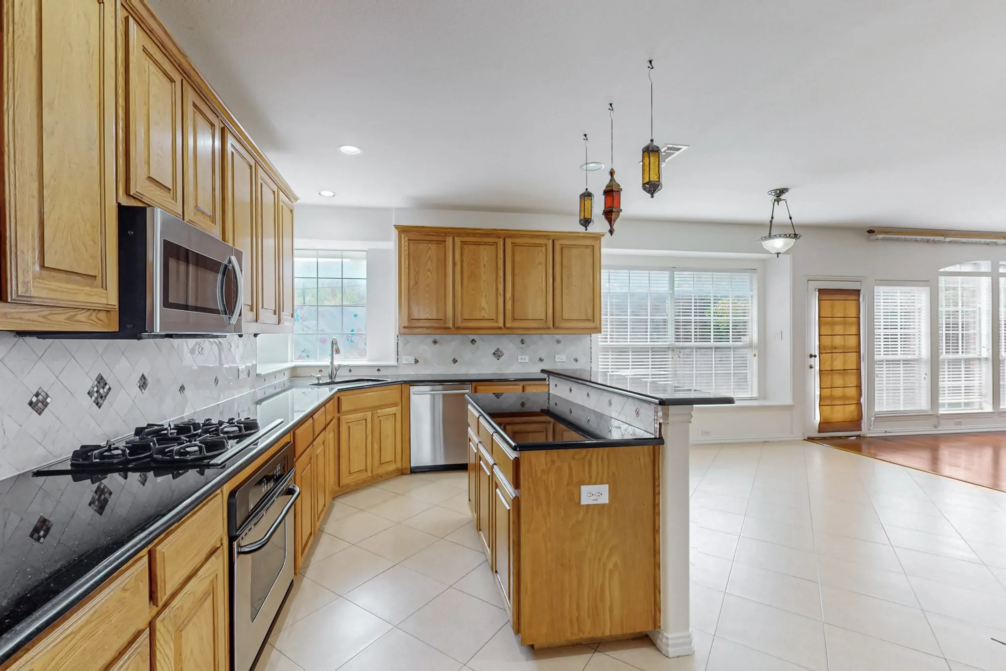 Single Family Residence For Rent in Dallas County , 8609 Rugby Drive, Irving, Texas 75063, 4 Bedroom, 3 Bathroom, 2 Garage spaces, 2,967 Sqft, built in 2003, mls#21291863, Real Estate Agent in Irving, Homes For Rent in Dallas county, Homes For Rent in Irving, Realtor in Irving Texas, Real Estate Brokerage Independent Realty Texas, Luminita Cordes Realtor
