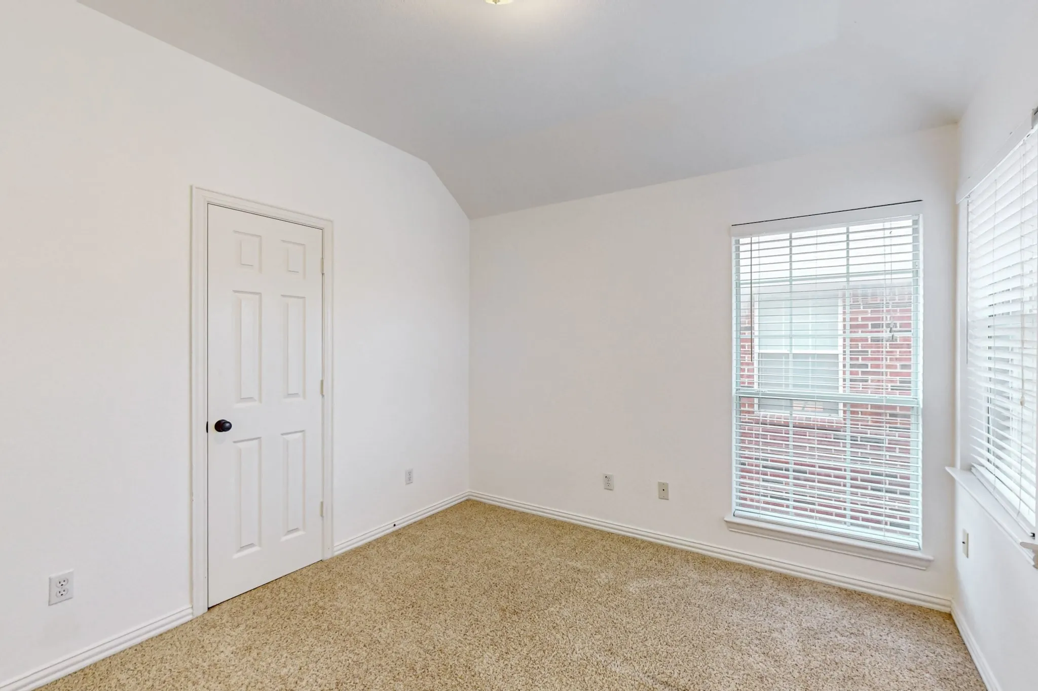 Single Family Residence For Rent in Dallas County , 8609 Rugby Drive, Irving, Texas 75063, 4 Bedroom, 3 Bathroom, 2 Garage spaces, 2,967 Sqft, built in 2003, mls#21291863, Real Estate Agent in Irving, Homes For Rent in Dallas county, Homes For Rent in Irving, Realtor in Irving Texas, Real Estate Brokerage Independent Realty Texas, Luminita Cordes Realtor