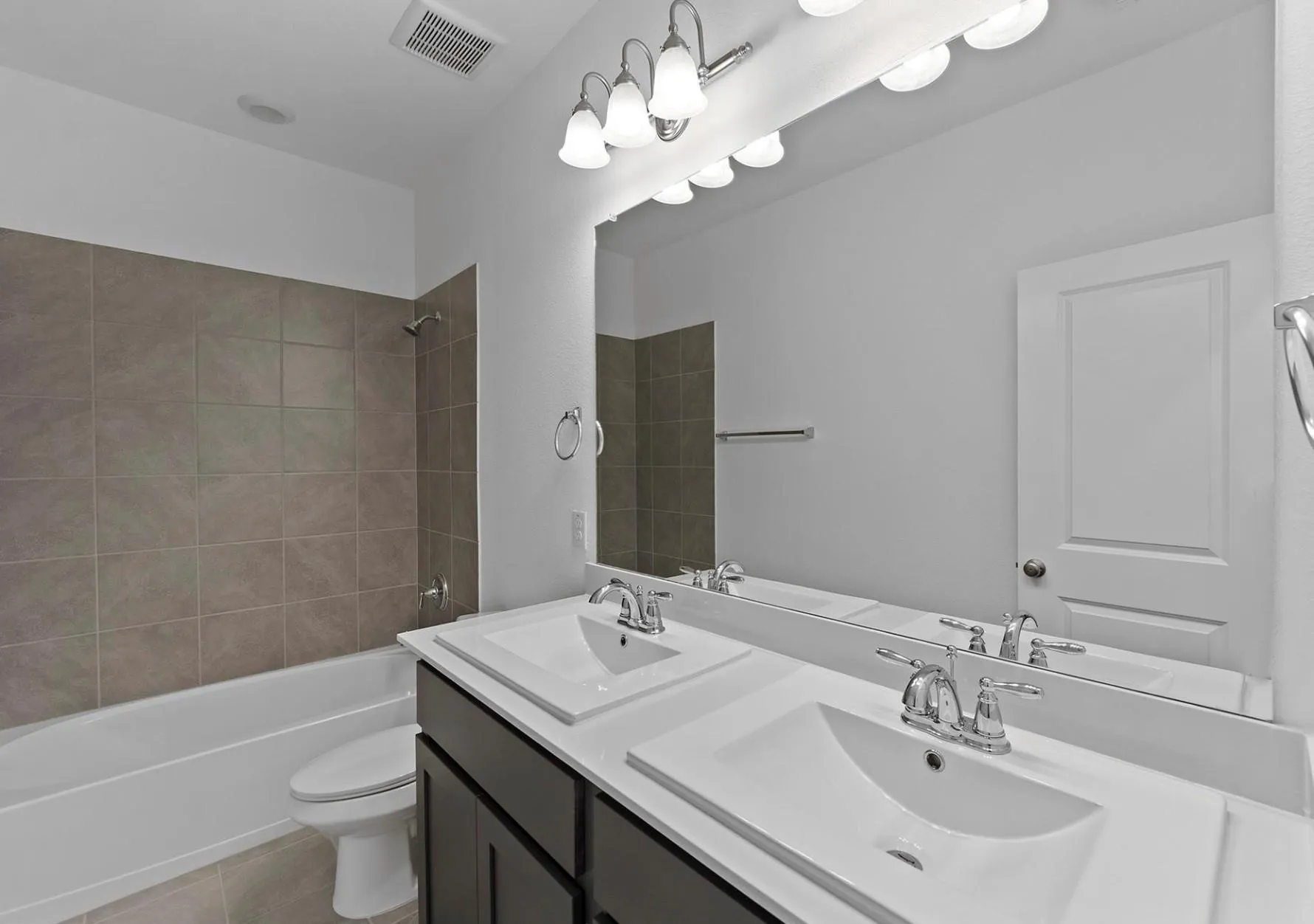 Single Family Residence For Rent in Dallas County , 3309 Penn Boulevard, Sachse, Texas 75048, 3 Bedroom, 3 Bathroom, 2 Garage spaces, 2,054 Sqft, built in 2022, mls#21291868, Real Estate Agent in Sachse, Homes For Rent in Dallas county, Homes For Rent in Sachse, Realtor in Sachse Texas, Real Estate Brokerage Independent Realty Texas, Luminita Cordes Realtor