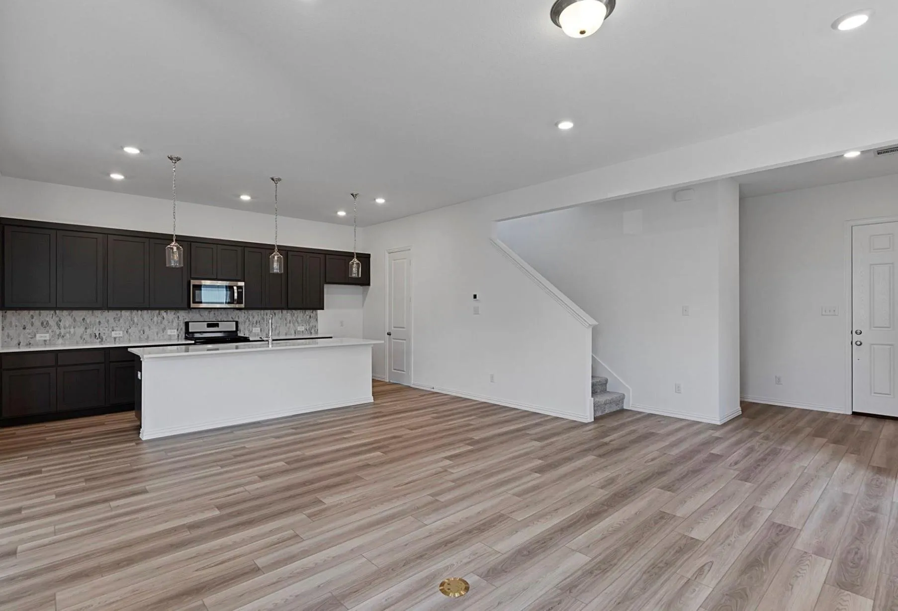 Single Family Residence For Rent in Dallas County , 3309 Penn Boulevard, Sachse, Texas 75048, 3 Bedroom, 3 Bathroom, 2 Garage spaces, 2,054 Sqft, built in 2022, mls#21291868, Real Estate Agent in Sachse, Homes For Rent in Dallas county, Homes For Rent in Sachse, Realtor in Sachse Texas, Real Estate Brokerage Independent Realty Texas, Luminita Cordes Realtor