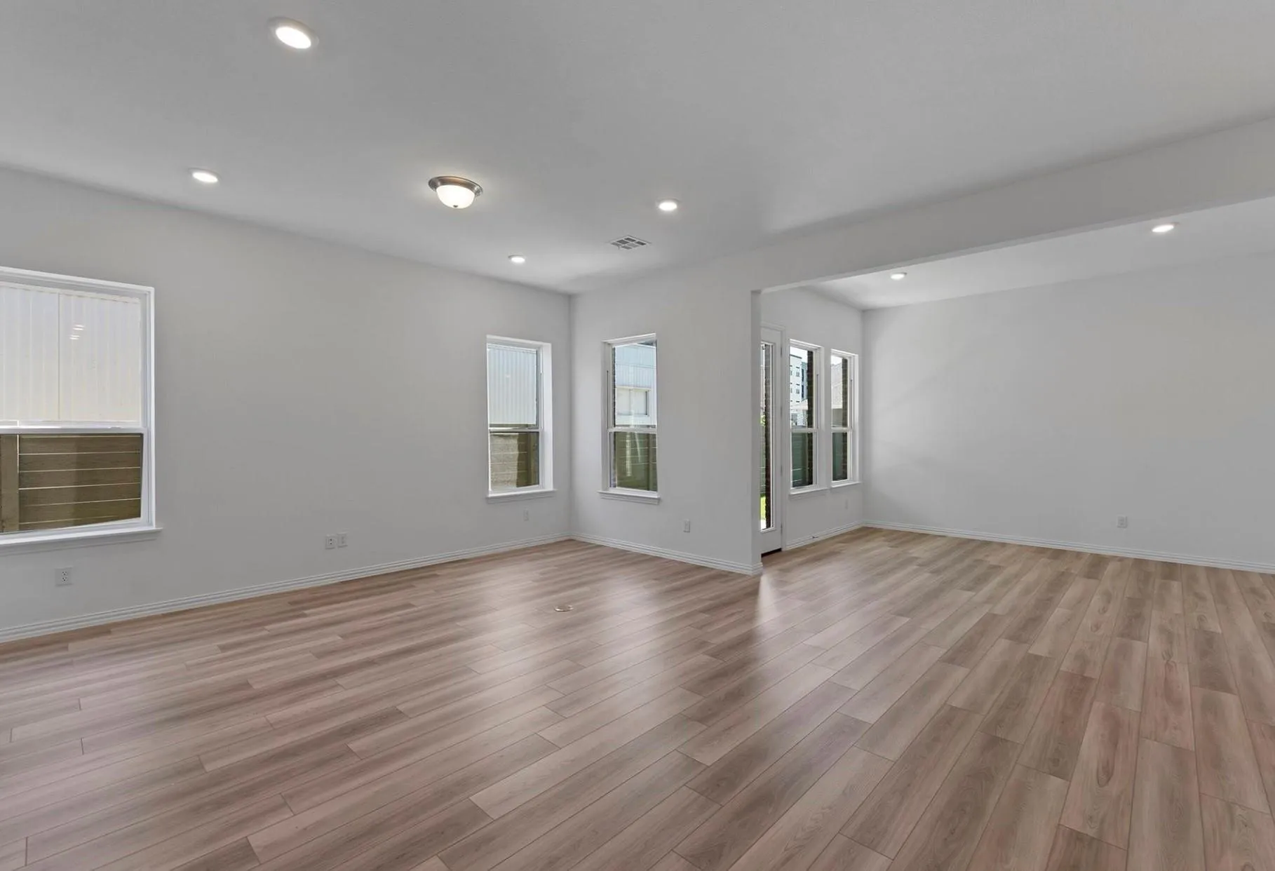 Single Family Residence For Rent in Dallas County , 3309 Penn Boulevard, Sachse, Texas 75048, 3 Bedroom, 3 Bathroom, 2 Garage spaces, 2,054 Sqft, built in 2022, mls#21291868, Real Estate Agent in Sachse, Homes For Rent in Dallas county, Homes For Rent in Sachse, Realtor in Sachse Texas, Real Estate Brokerage Independent Realty Texas, Luminita Cordes Realtor