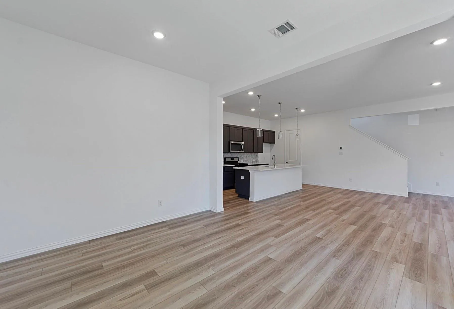 Single Family Residence For Rent in Dallas County , 3309 Penn Boulevard, Sachse, Texas 75048, 3 Bedroom, 3 Bathroom, 2 Garage spaces, 2,054 Sqft, built in 2022, mls#21291868, Real Estate Agent in Sachse, Homes For Rent in Dallas county, Homes For Rent in Sachse, Realtor in Sachse Texas, Real Estate Brokerage Independent Realty Texas, Luminita Cordes Realtor