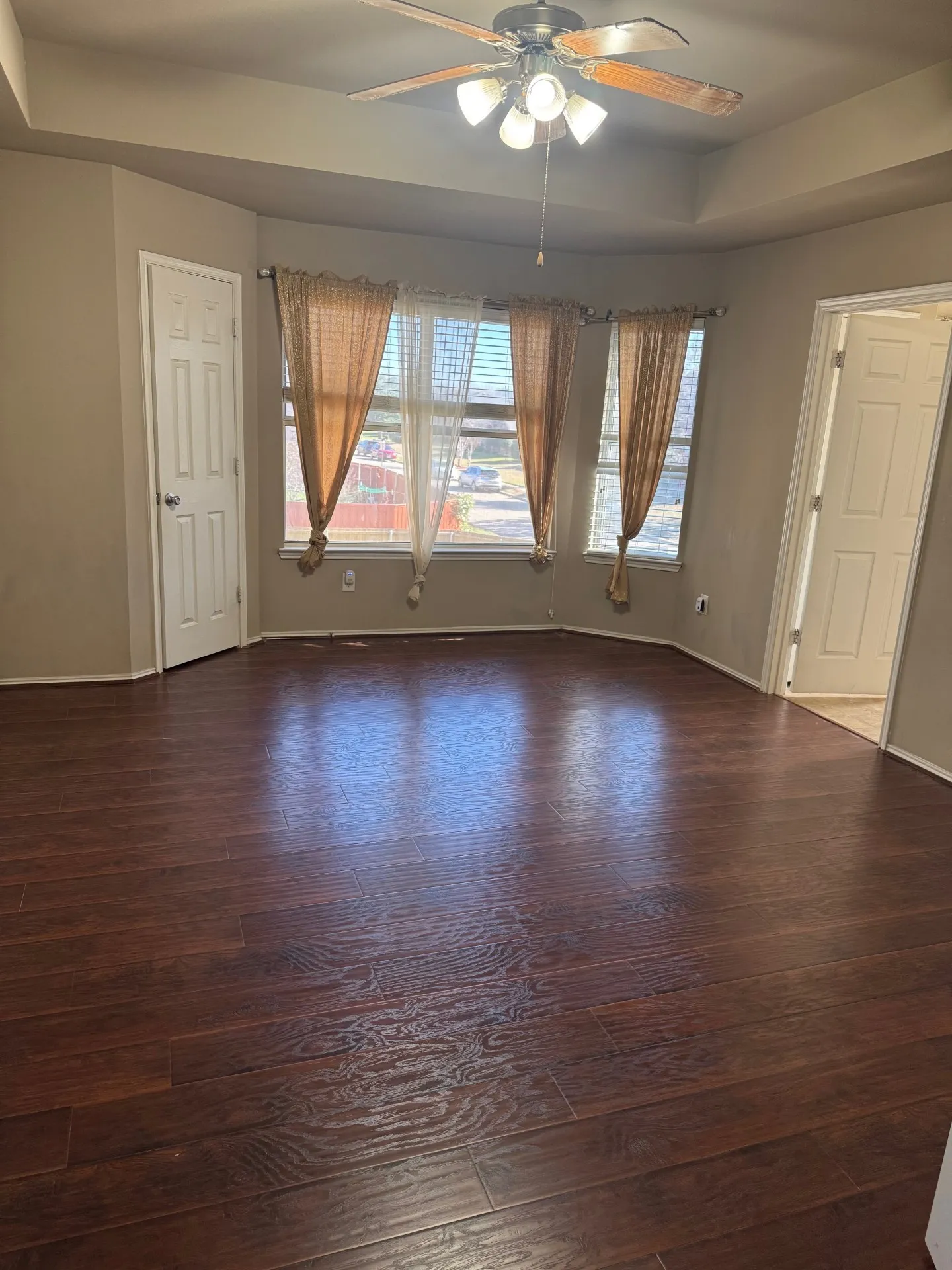 Single Family Residence For Rent in Dallas County , 3102 Red Oak Drive, Sunnyvale, Texas 75182, 4 Bedroom, 3 Bathroom, 2 Garage spaces, 2,918 Sqft, built in 2005, mls#21291884, Real Estate Agent in Sunnyvale, Homes For Rent in Dallas county, Homes For Rent in Sunnyvale, Realtor in Sunnyvale Texas, Real Estate Brokerage Independent Realty Texas, Luminita Cordes Realtor