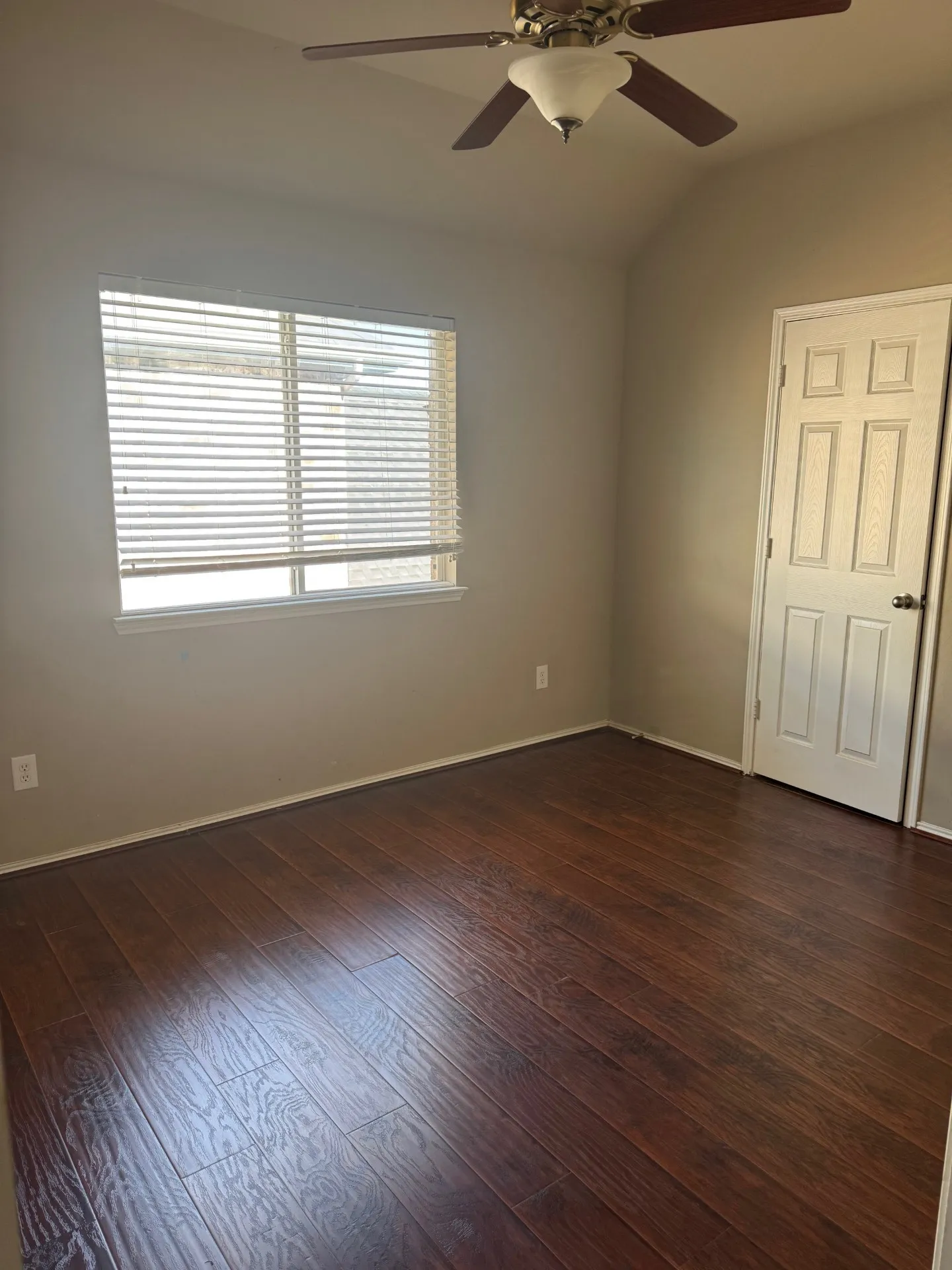 Single Family Residence For Rent in Dallas County , 3102 Red Oak Drive, Sunnyvale, Texas 75182, 4 Bedroom, 3 Bathroom, 2 Garage spaces, 2,918 Sqft, built in 2005, mls#21291884, Real Estate Agent in Sunnyvale, Homes For Rent in Dallas county, Homes For Rent in Sunnyvale, Realtor in Sunnyvale Texas, Real Estate Brokerage Independent Realty Texas, Luminita Cordes Realtor