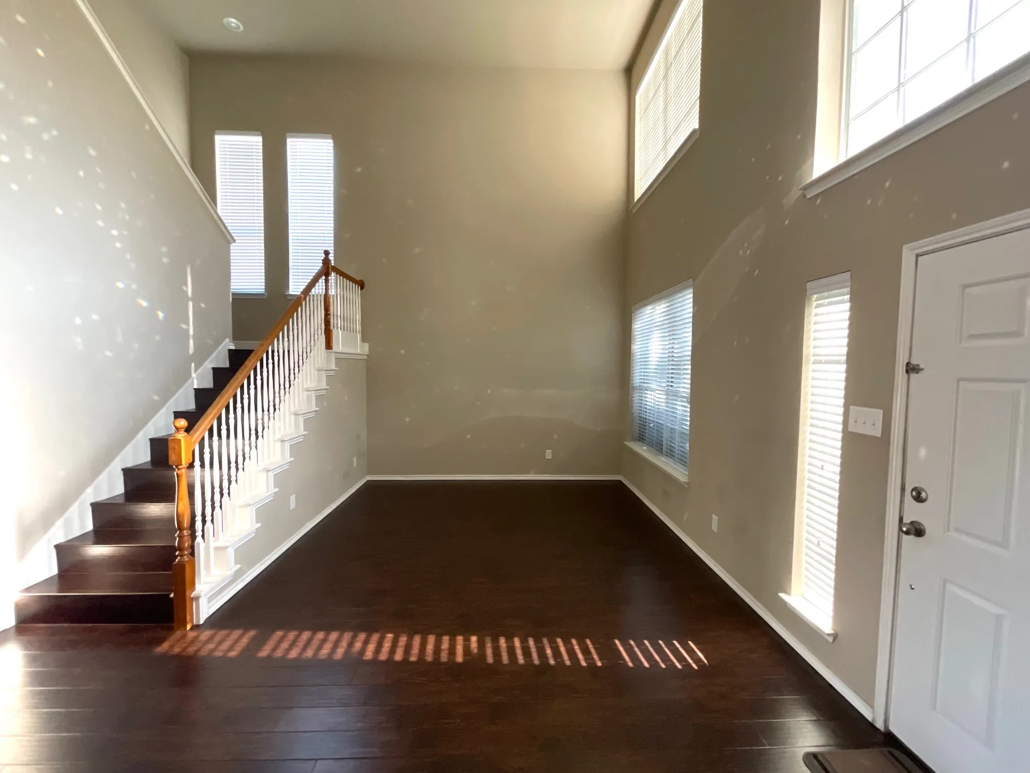 Single Family Residence For Rent in Dallas County , 3102 Red Oak Drive, Sunnyvale, Texas 75182, 4 Bedroom, 3 Bathroom, 2 Garage spaces, 2,918 Sqft, built in 2005, mls#21291884, Real Estate Agent in Sunnyvale, Homes For Rent in Dallas county, Homes For Rent in Sunnyvale, Realtor in Sunnyvale Texas, Real Estate Brokerage Independent Realty Texas, Luminita Cordes Realtor