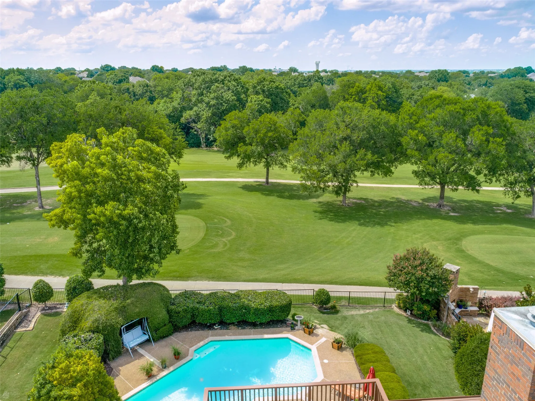 Single Family Residence For Sale in Collin County , 2712 Brookside Lane, Mc Kinney, Texas 75072, 5 Bedroom, 4 Bathroom, 3 Garage spaces, 3,722 Sqft, built in 1991, mls#21291050, Real Estate Agent in Mc Kinney, Homes For Sale in Collin county, Homes For Sale in Mc Kinney, Realtor in Mc Kinney Texas, Real Estate Brokerage Independent Realty Texas, Luminita Cordes Realtor