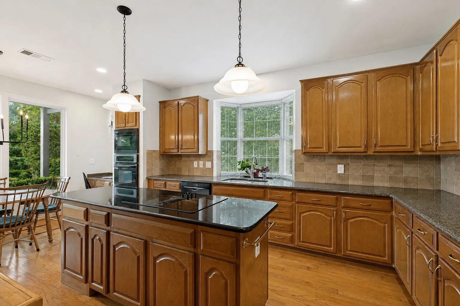 Single Family Residence For Sale in Collin County , 2712 Brookside Lane, Mc Kinney, Texas 75072, 5 Bedroom, 4 Bathroom, 3 Garage spaces, 3,722 Sqft, built in 1991, mls#21291050, Real Estate Agent in Mc Kinney, Homes For Sale in Collin county, Homes For Sale in Mc Kinney, Realtor in Mc Kinney Texas, Real Estate Brokerage Independent Realty Texas, Luminita Cordes Realtor