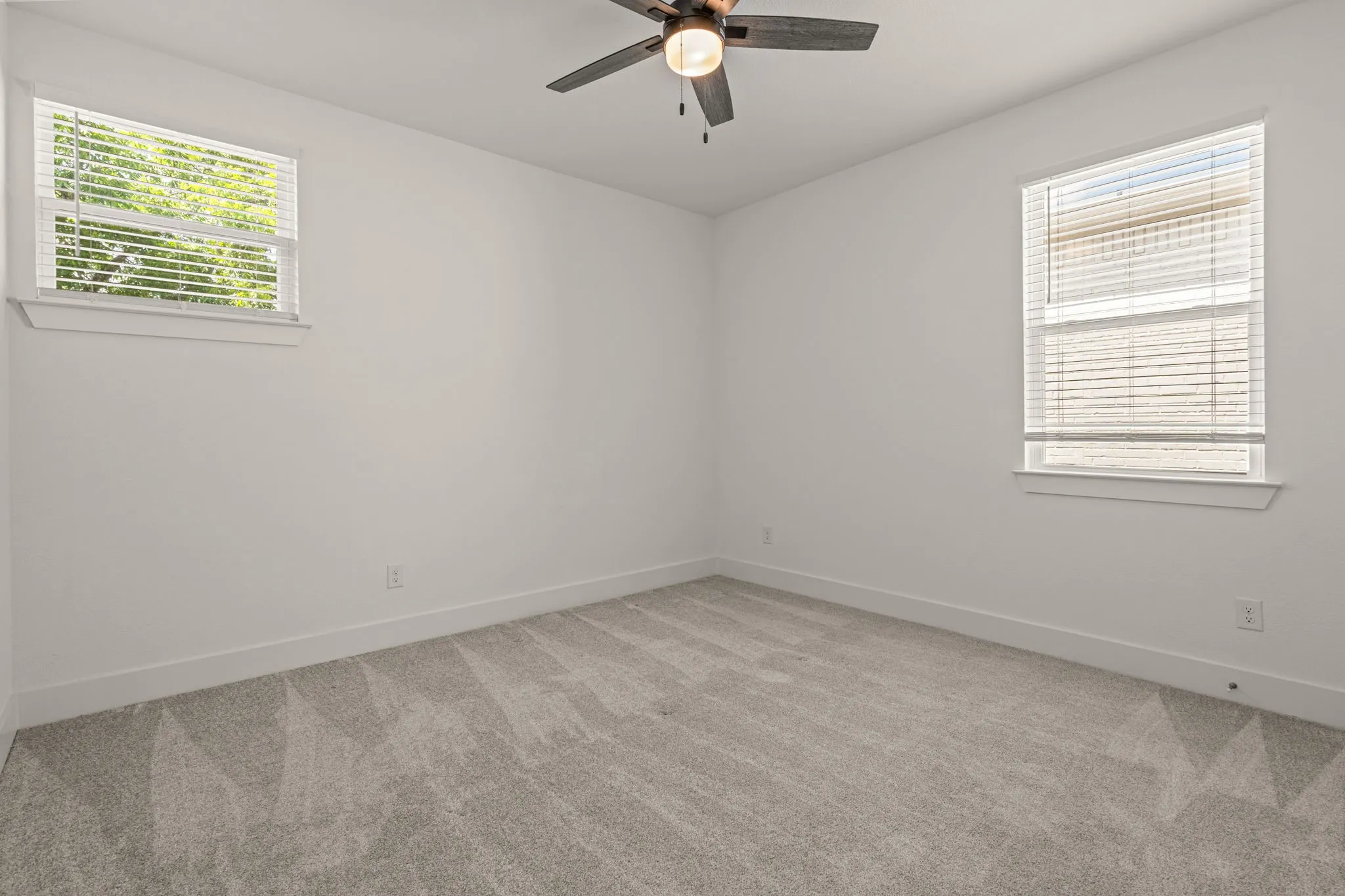 Single Family Residence For Sale in Tarrant County , 5618 Oaks Lane, Westworth Village, Texas 76114, 4 Bedroom, 4 Bathroom, 2 Garage spaces, 2,581 Sqft, built in 2022, mls#21291429, Real Estate Agent in Westworth Village, Homes For Sale in Tarrant county, Homes For Sale in Westworth Village, Realtor in Westworth Village Texas, Real Estate Brokerage Independent Realty Texas, Luminita Cordes Realtor