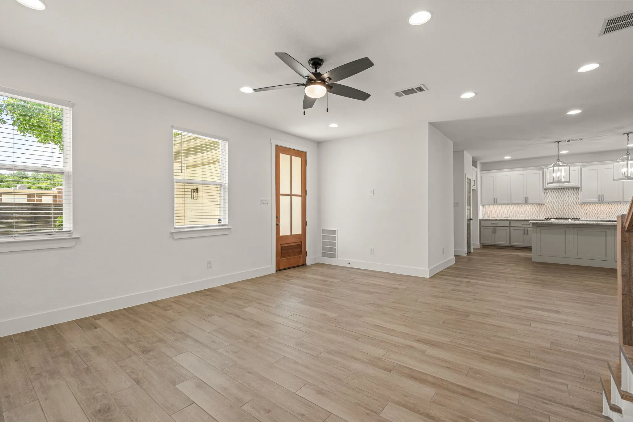 Single Family Residence For Sale in Tarrant County , 5618 Oaks Lane, Westworth Village, Texas 76114, 4 Bedroom, 4 Bathroom, 2 Garage spaces, 2,581 Sqft, built in 2022, mls#21291429, Real Estate Agent in Westworth Village, Homes For Sale in Tarrant county, Homes For Sale in Westworth Village, Realtor in Westworth Village Texas, Real Estate Brokerage Independent Realty Texas, Luminita Cordes Realtor