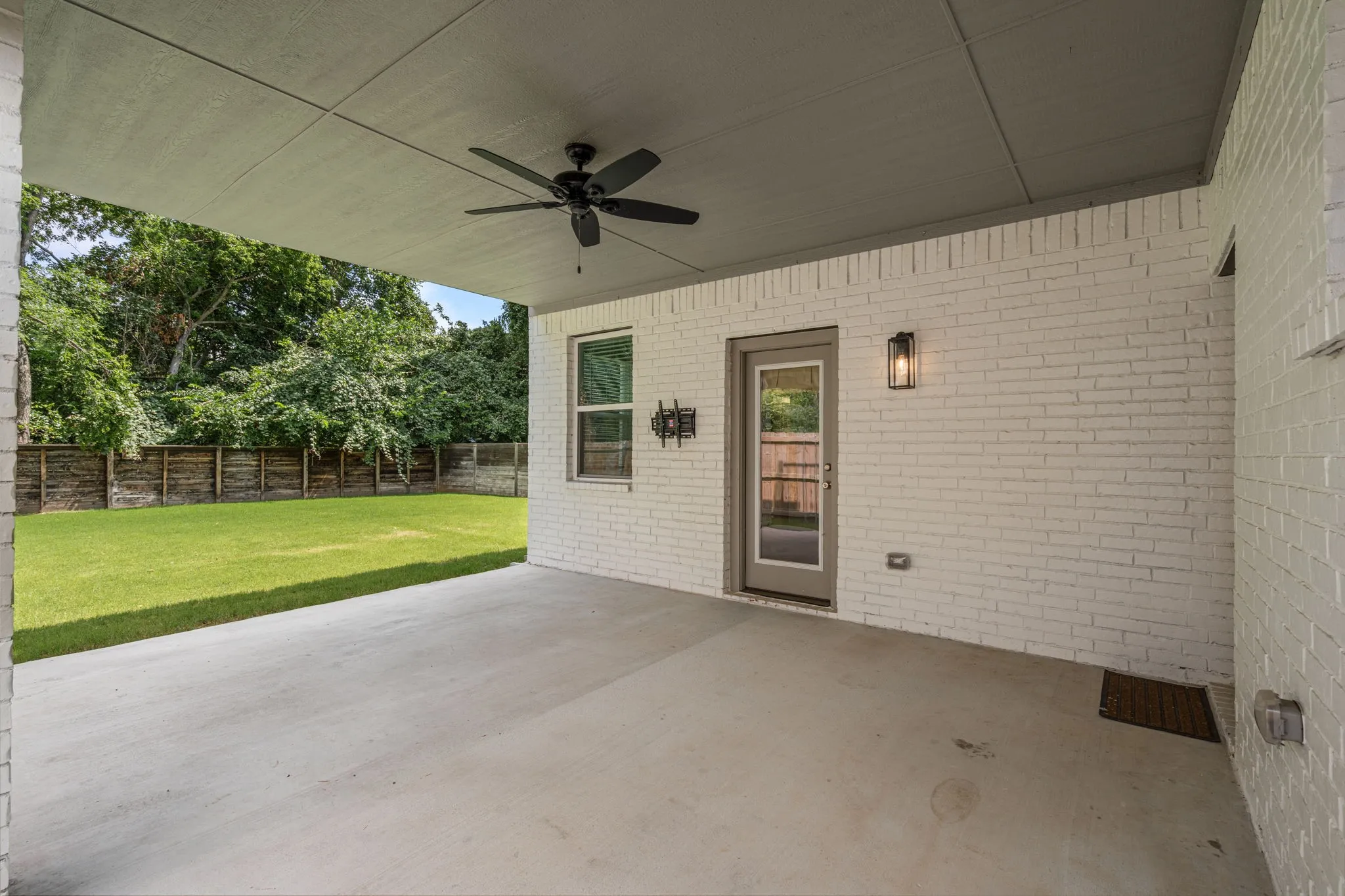 Single Family Residence For Sale in Tarrant County , 5618 Oaks Lane, Westworth Village, Texas 76114, 4 Bedroom, 4 Bathroom, 2 Garage spaces, 2,581 Sqft, built in 2022, mls#21291429, Real Estate Agent in Westworth Village, Homes For Sale in Tarrant county, Homes For Sale in Westworth Village, Realtor in Westworth Village Texas, Real Estate Brokerage Independent Realty Texas, Luminita Cordes Realtor