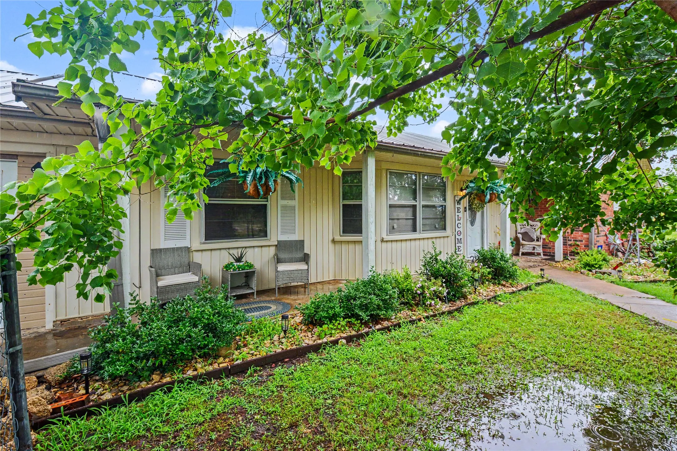 Single Family Residence For Sale in Fannin County , 2382 N FM 1743 Road, Windom, Texas 75492, 3 Bedroom, 3 Bathroom, Garage spaces, 2,197 Sqft, built in 1973, mls#21285433, Real Estate Agent in Windom, Homes For Sale in Fannin county, Homes For Sale in Windom, Realtor in Windom Texas, Real Estate Brokerage Independent Realty Texas, Luminita Cordes Realtor