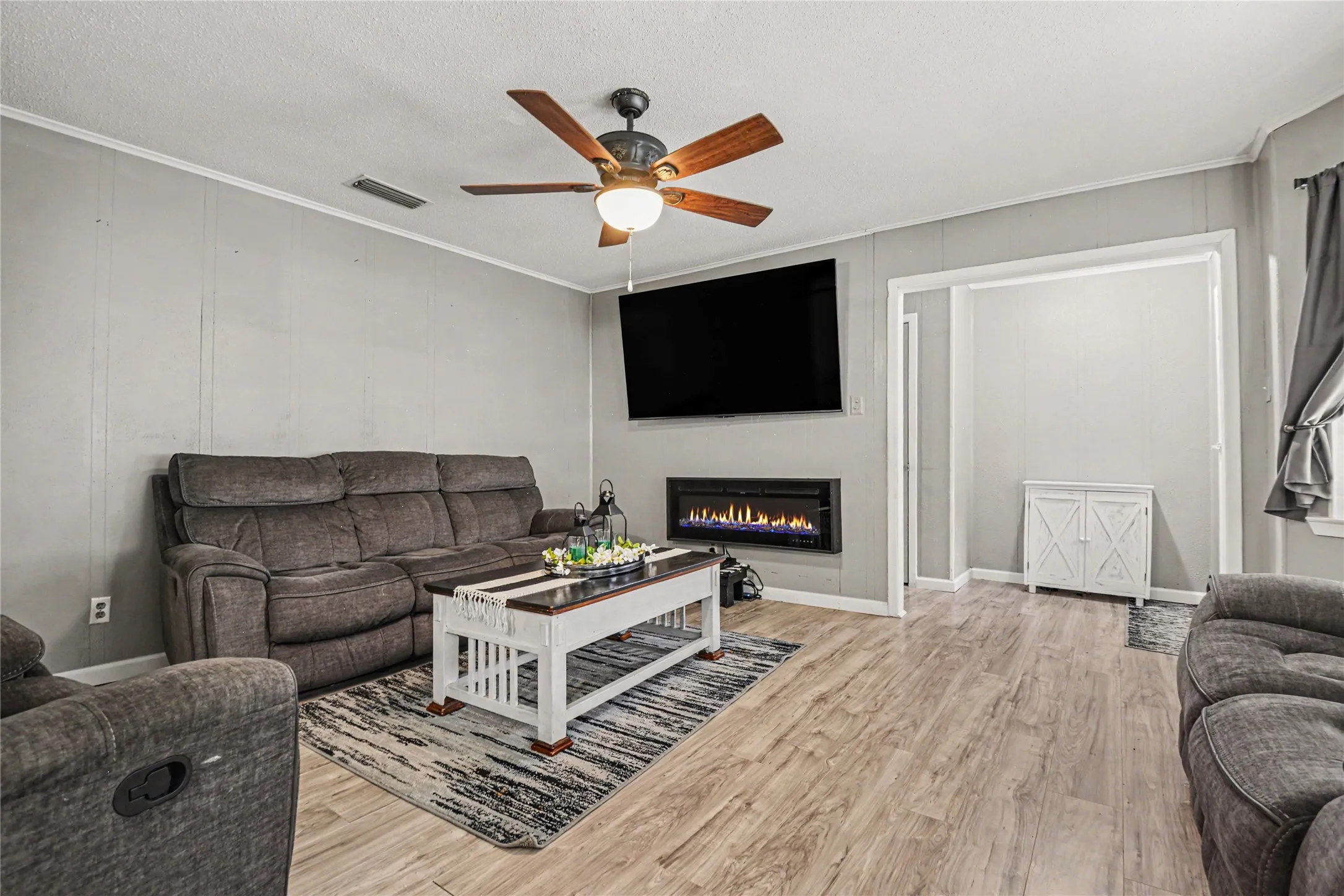 Single Family Residence For Sale in Fannin County , 2382 N FM 1743 Road, Windom, Texas 75492, 3 Bedroom, 3 Bathroom, Garage spaces, 2,197 Sqft, built in 1973, mls#21285433, Real Estate Agent in Windom, Homes For Sale in Fannin county, Homes For Sale in Windom, Realtor in Windom Texas, Real Estate Brokerage Independent Realty Texas, Luminita Cordes Realtor