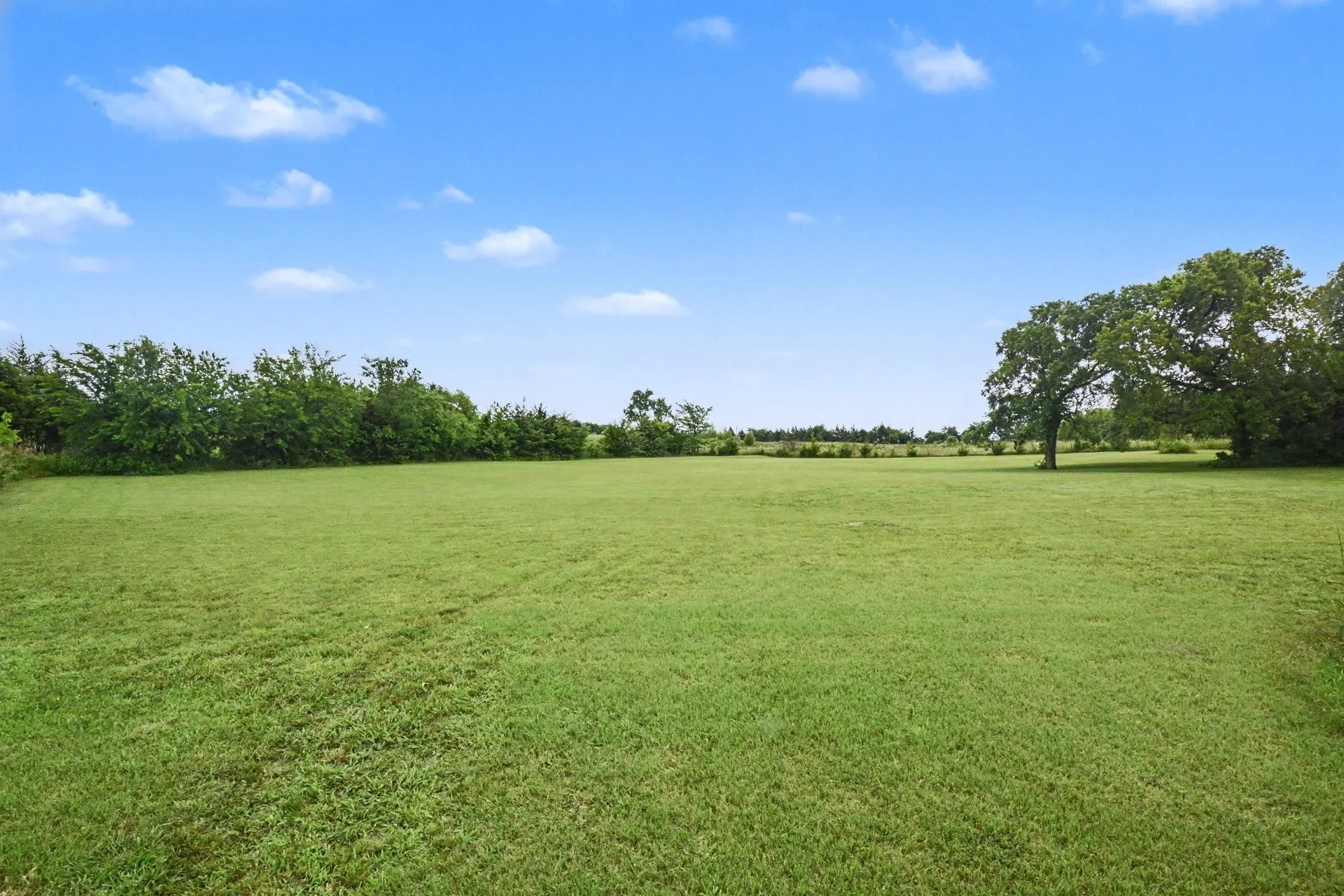Single Family Residence For Sale in Fannin County , 2382 N FM 1743 Road, Windom, Texas 75492, 3 Bedroom, 3 Bathroom, Garage spaces, 2,197 Sqft, built in 1973, mls#21285433, Real Estate Agent in Windom, Homes For Sale in Fannin county, Homes For Sale in Windom, Realtor in Windom Texas, Real Estate Brokerage Independent Realty Texas, Luminita Cordes Realtor