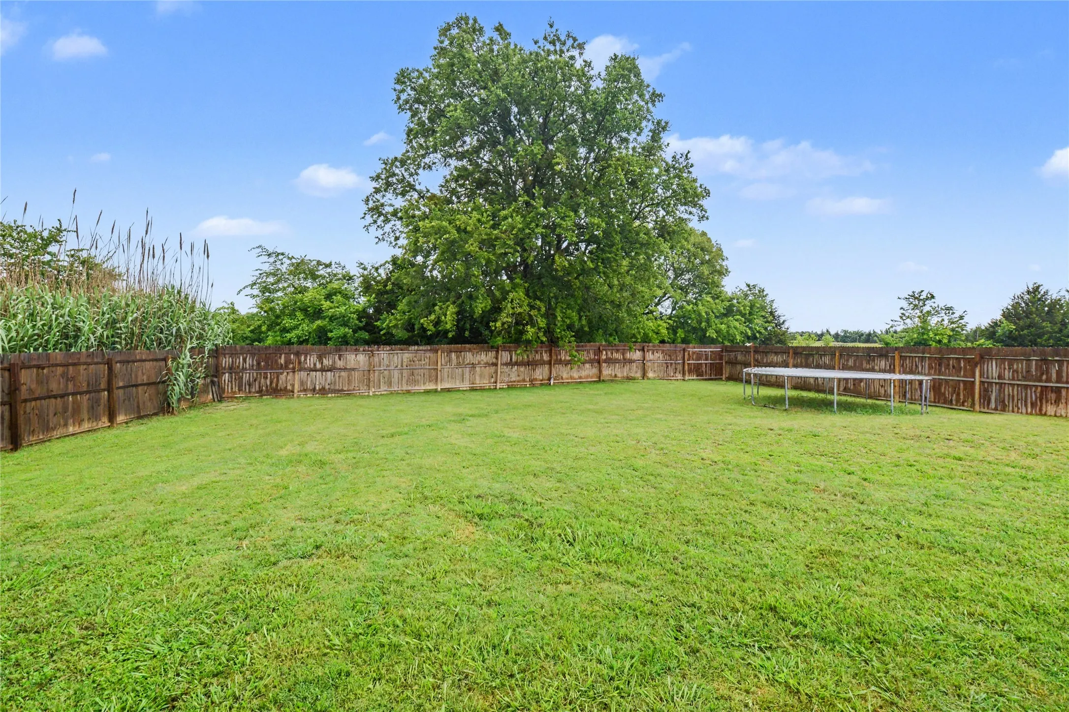 Single Family Residence For Sale in Fannin County , 2382 N FM 1743 Road, Windom, Texas 75492, 3 Bedroom, 3 Bathroom, Garage spaces, 2,197 Sqft, built in 1973, mls#21285433, Real Estate Agent in Windom, Homes For Sale in Fannin county, Homes For Sale in Windom, Realtor in Windom Texas, Real Estate Brokerage Independent Realty Texas, Luminita Cordes Realtor