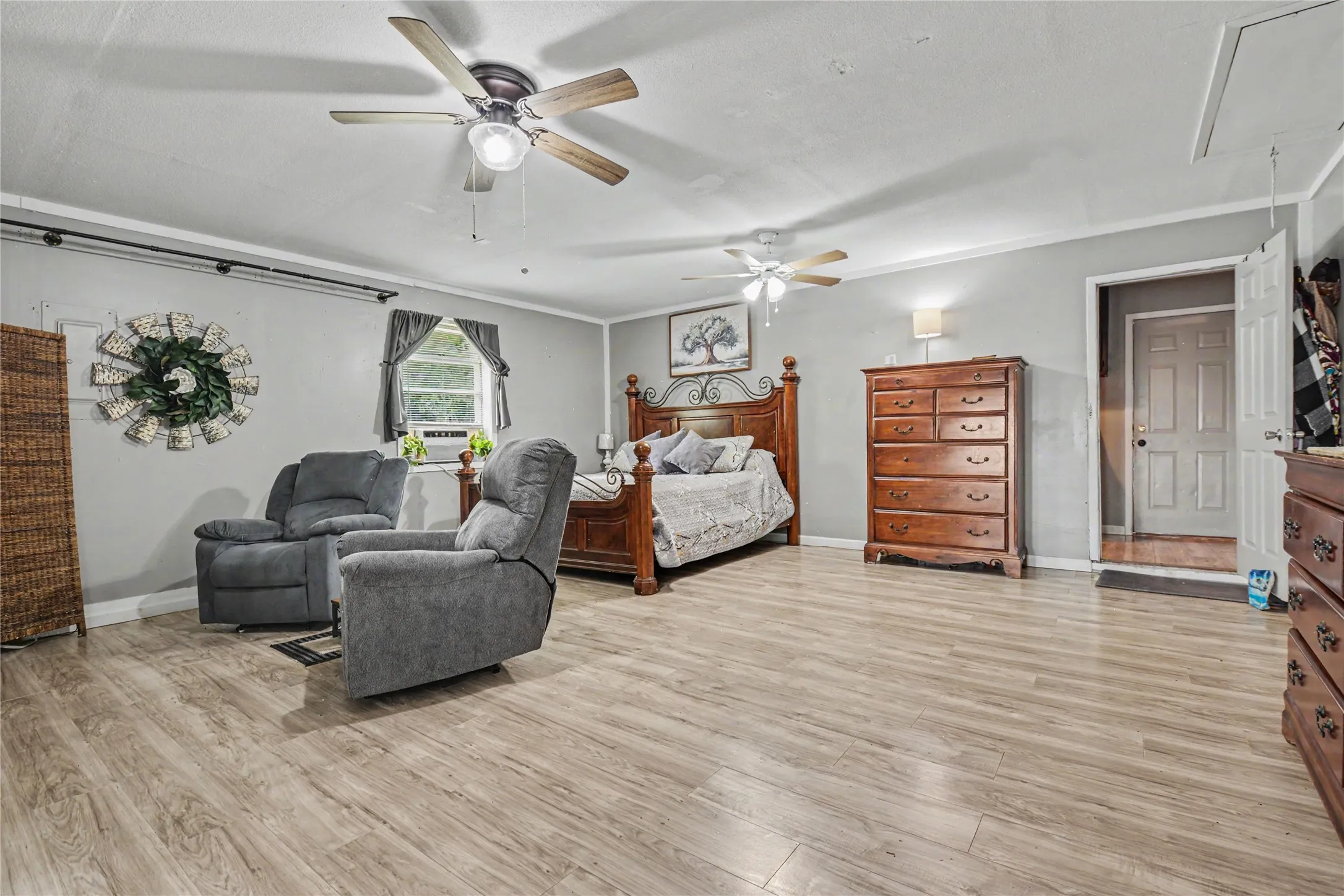 Single Family Residence For Sale in Fannin County , 2382 N FM 1743 Road, Windom, Texas 75492, 3 Bedroom, 3 Bathroom, Garage spaces, 2,197 Sqft, built in 1973, mls#21285433, Real Estate Agent in Windom, Homes For Sale in Fannin county, Homes For Sale in Windom, Realtor in Windom Texas, Real Estate Brokerage Independent Realty Texas, Luminita Cordes Realtor