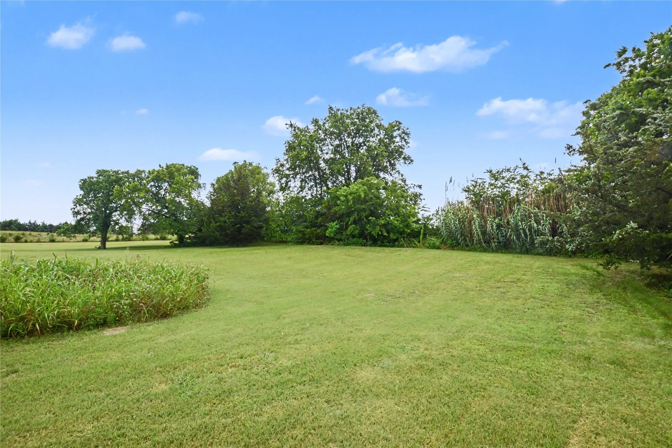 Single Family Residence For Sale in Fannin County , 2382 N FM 1743 Road, Windom, Texas 75492, 3 Bedroom, 3 Bathroom, Garage spaces, 2,197 Sqft, built in 1973, mls#21285433, Real Estate Agent in Windom, Homes For Sale in Fannin county, Homes For Sale in Windom, Realtor in Windom Texas, Real Estate Brokerage Independent Realty Texas, Luminita Cordes Realtor