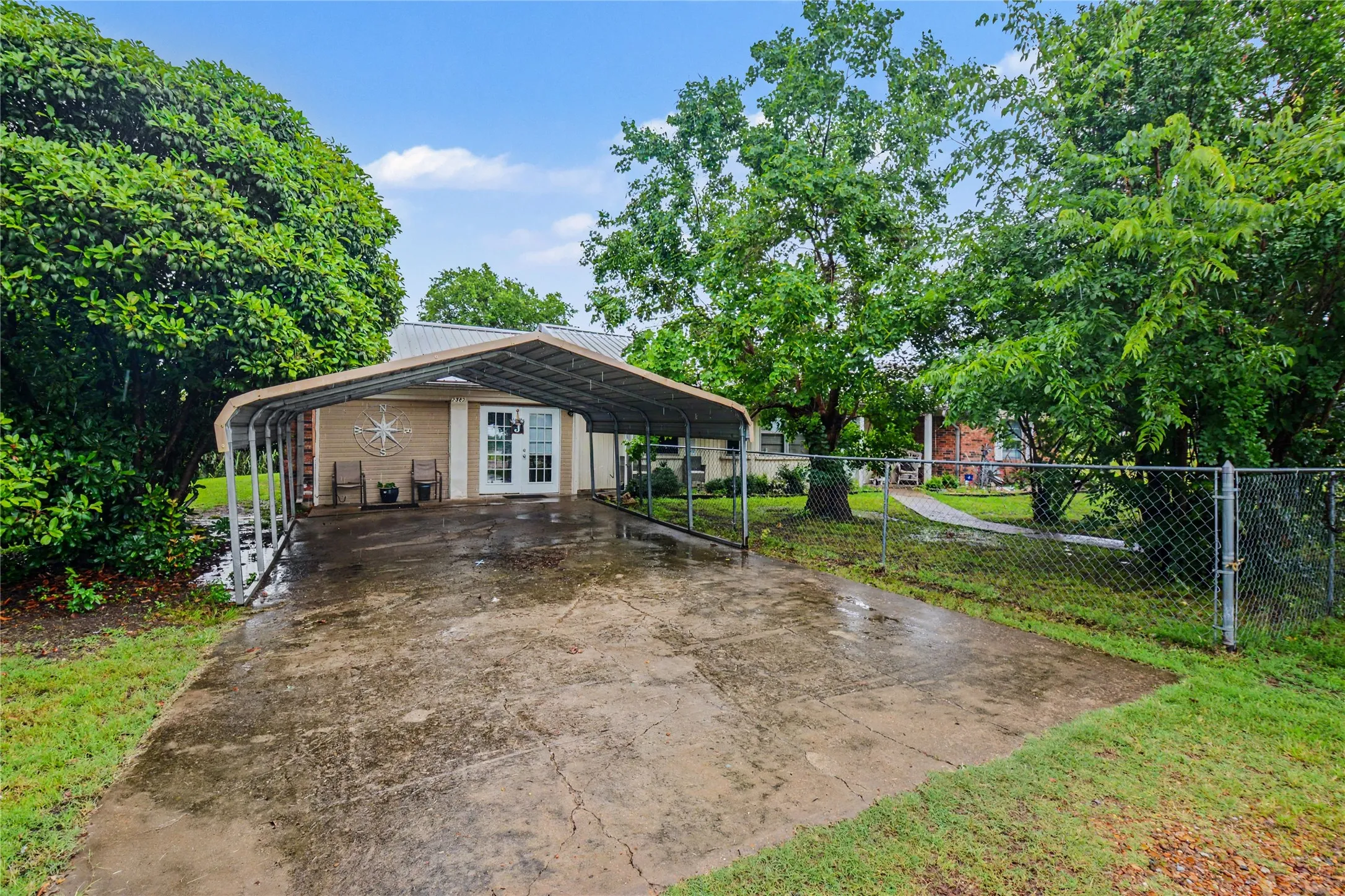 Single Family Residence For Sale in Fannin County , 2382 N FM 1743 Road, Windom, Texas 75492, 3 Bedroom, 3 Bathroom, Garage spaces, 2,197 Sqft, built in 1973, mls#21285433, Real Estate Agent in Windom, Homes For Sale in Fannin county, Homes For Sale in Windom, Realtor in Windom Texas, Real Estate Brokerage Independent Realty Texas, Luminita Cordes Realtor