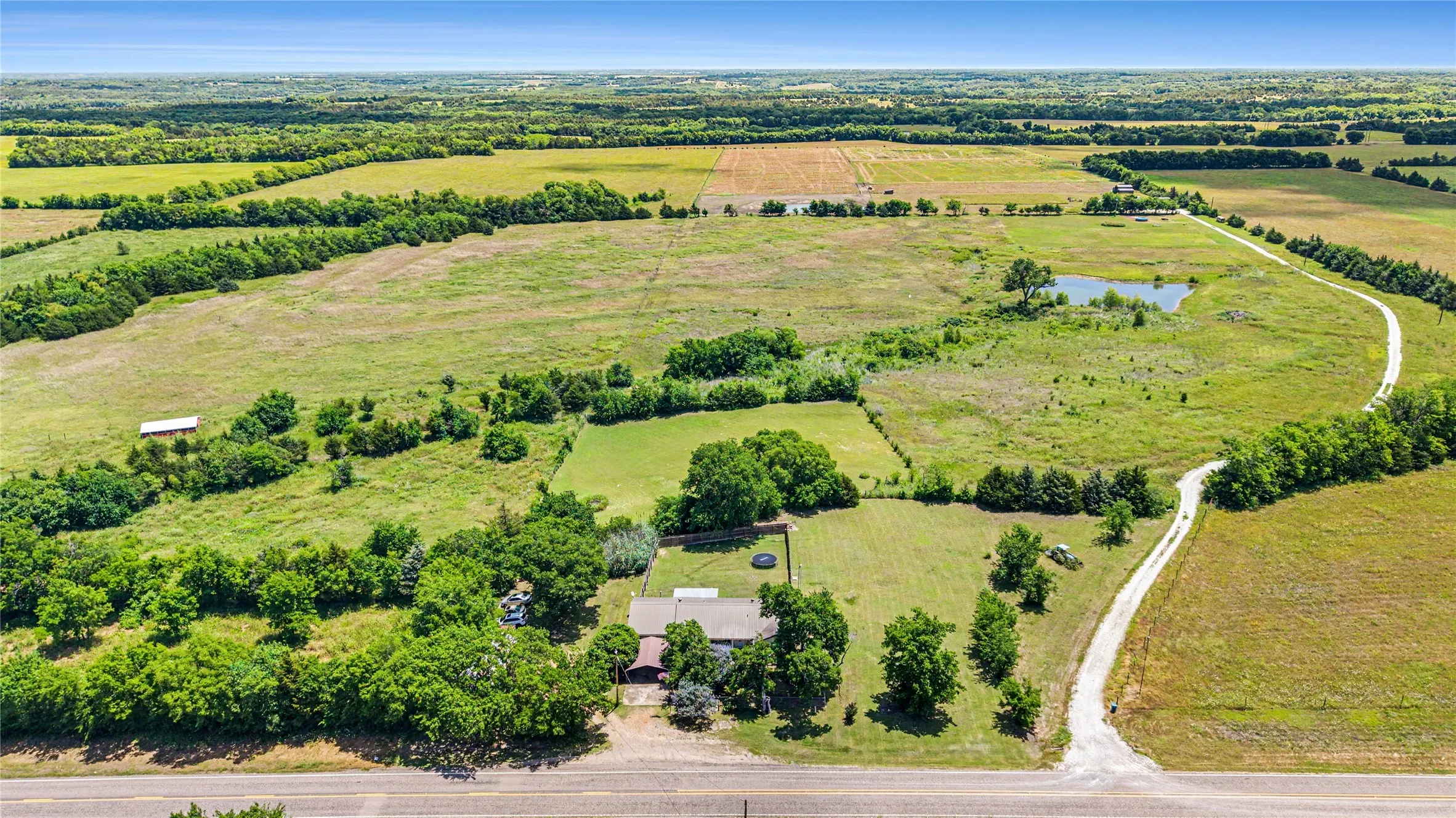 Single Family Residence For Sale in Fannin County , 2382 N FM 1743 Road, Windom, Texas 75492, 3 Bedroom, 3 Bathroom, Garage spaces, 2,197 Sqft, built in 1973, mls#21285433, Real Estate Agent in Windom, Homes For Sale in Fannin county, Homes For Sale in Windom, Realtor in Windom Texas, Real Estate Brokerage Independent Realty Texas, Luminita Cordes Realtor