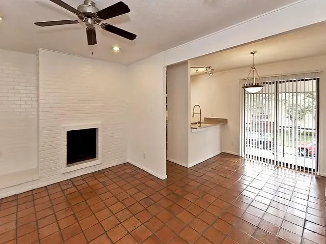 Condominium For Rent in Dallas County , 5909 Birchbrook Drive 233, Dallas, Texas 75206, 2 Bedroom, 2 Bathroom, Garage spaces, 1,124 Sqft, built in 1970, mls#21291904, Real Estate Agent in Dallas, Homes For Rent in Dallas county, Homes For Rent in Dallas, Realtor in Dallas Texas, Real Estate Brokerage Independent Realty Texas, Luminita Cordes Realtor