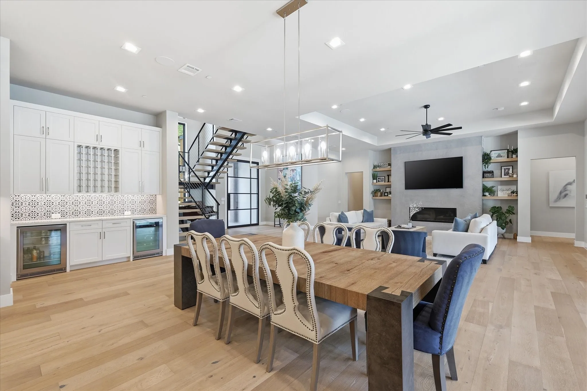 Single Family Residence For Sale in Tarrant County , 608 Shelton Drive, Colleyville, Texas 76034, 6 Bedroom, 7 Bathroom, 5 Garage spaces, 5,789 Sqft, built in 2021, mls#21290362, Real Estate Agent in Colleyville, Homes For Sale in Tarrant county, Homes For Sale in Colleyville, Realtor in Colleyville Texas, Real Estate Brokerage Independent Realty Texas, Luminita Cordes Realtor