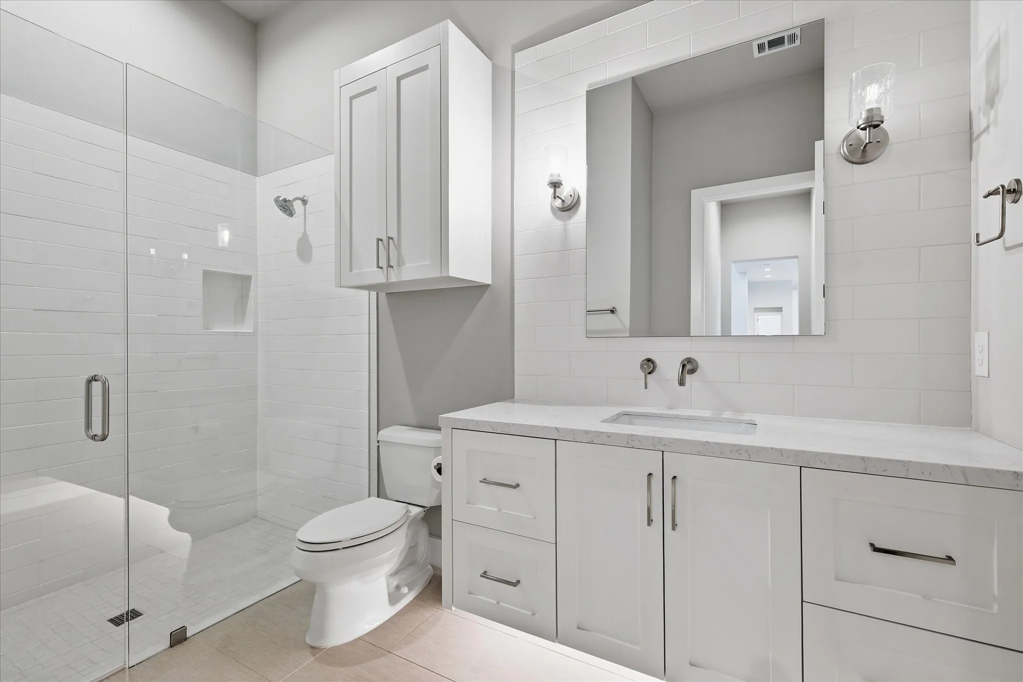 Single Family Residence For Sale in Tarrant County , 608 Shelton Drive, Colleyville, Texas 76034, 6 Bedroom, 7 Bathroom, 5 Garage spaces, 5,789 Sqft, built in 2021, mls#21290362, Real Estate Agent in Colleyville, Homes For Sale in Tarrant county, Homes For Sale in Colleyville, Realtor in Colleyville Texas, Real Estate Brokerage Independent Realty Texas, Luminita Cordes Realtor