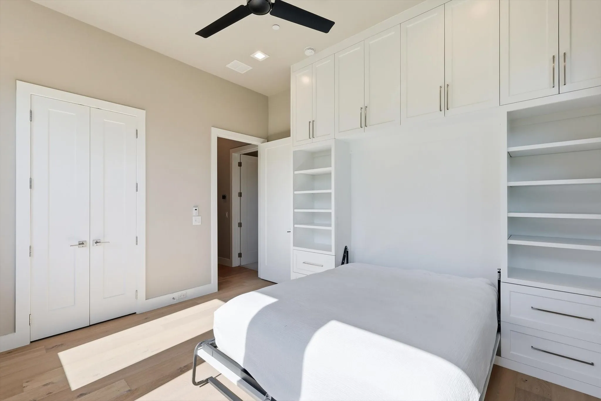 Single Family Residence For Sale in Tarrant County , 608 Shelton Drive, Colleyville, Texas 76034, 6 Bedroom, 7 Bathroom, 5 Garage spaces, 5,789 Sqft, built in 2021, mls#21290362, Real Estate Agent in Colleyville, Homes For Sale in Tarrant county, Homes For Sale in Colleyville, Realtor in Colleyville Texas, Real Estate Brokerage Independent Realty Texas, Luminita Cordes Realtor