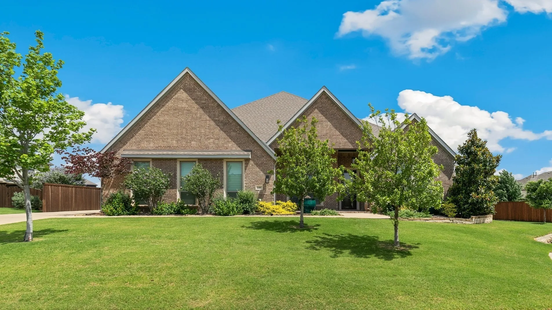 Single Family Residence For Sale in Collin County , 1181 Saint Peter Lane, Prosper, Texas 75078, 4 Bedroom, 4 Bathroom, 3 Garage spaces, 3,790 Sqft, built in 2020, mls#21287677, Real Estate Agent in Prosper, Homes For Sale in Collin county, Homes For Sale in Prosper, Realtor in Prosper Texas, Real Estate Brokerage Independent Realty Texas, Luminita Cordes Realtor