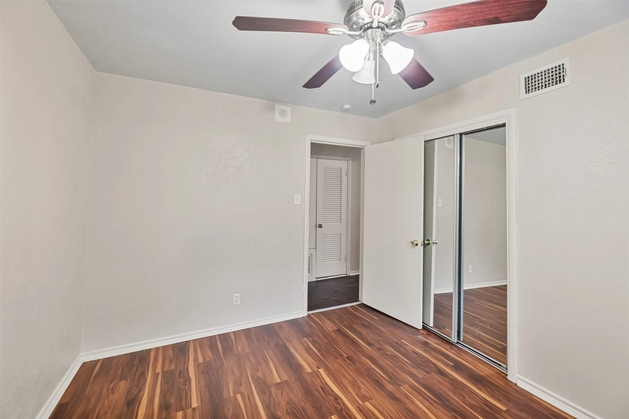 Single Family Residence For Rent in Tarrant County , 1604 Weiler Boulevard, Fort Worth, Texas 76112, 3 Bedroom, 2 Bathroom, 2 Garage spaces, 1,941 Sqft, built in 1955, mls#21291916, Real Estate Agent in Fort Worth, Homes For Rent in Tarrant county, Homes For Rent in Fort Worth, Realtor in Fort Worth Texas, Real Estate Brokerage Independent Realty Texas, Luminita Cordes Realtor
