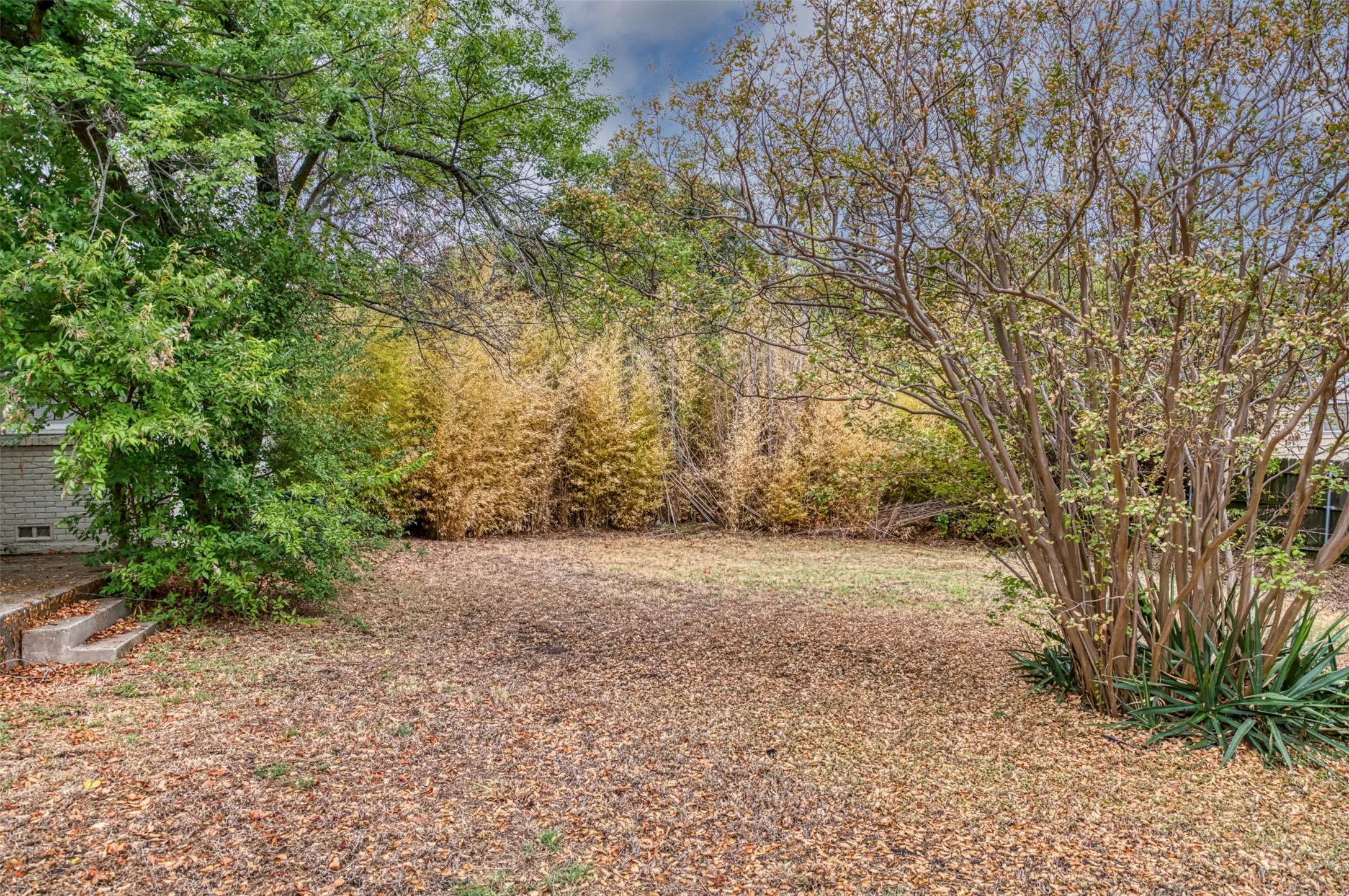 Single Family Residence For Rent in Tarrant County , 1604 Weiler Boulevard, Fort Worth, Texas 76112, 3 Bedroom, 2 Bathroom, 2 Garage spaces, 1,941 Sqft, built in 1955, mls#21291916, Real Estate Agent in Fort Worth, Homes For Rent in Tarrant county, Homes For Rent in Fort Worth, Realtor in Fort Worth Texas, Real Estate Brokerage Independent Realty Texas, Luminita Cordes Realtor