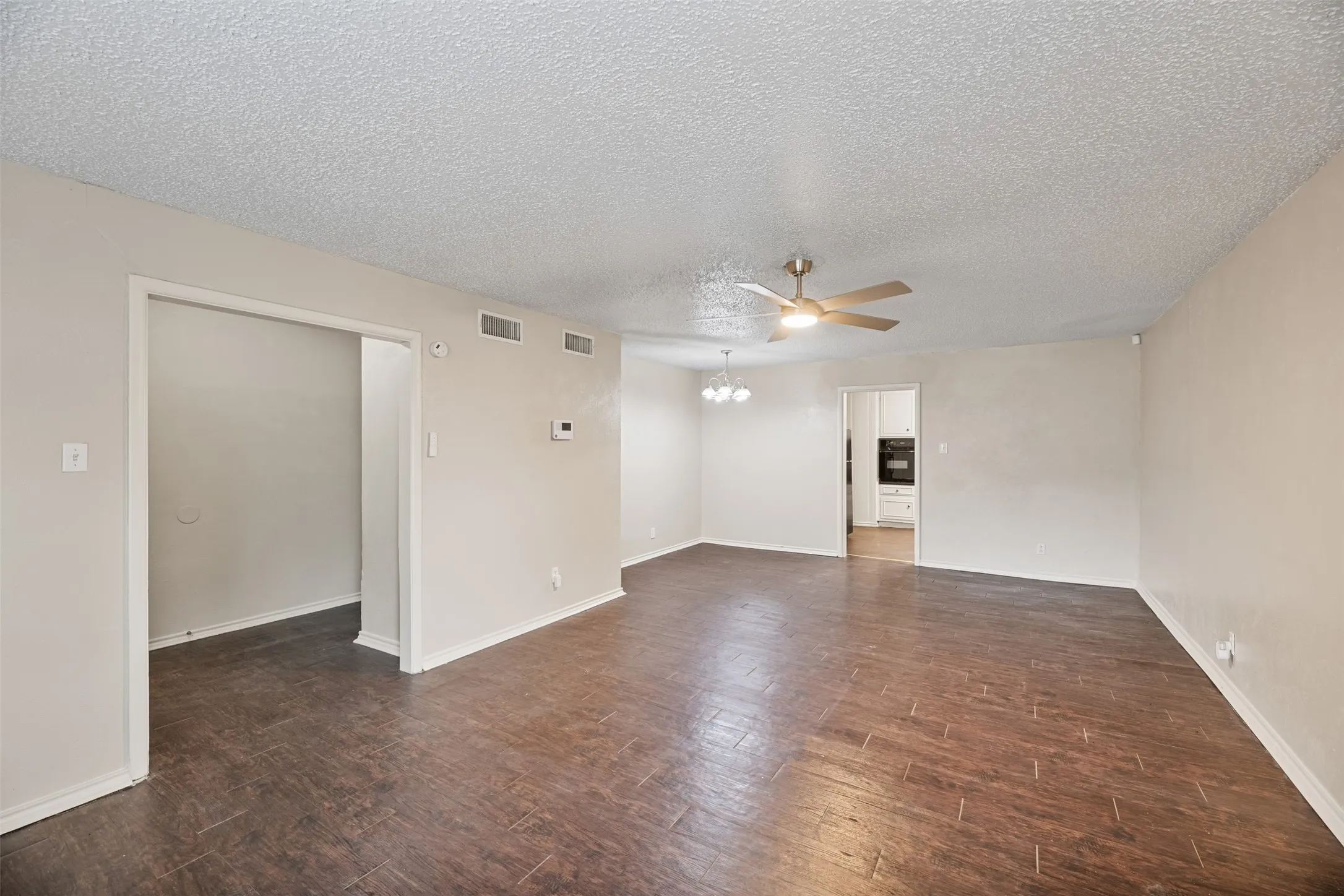 Single Family Residence For Rent in Tarrant County , 1604 Weiler Boulevard, Fort Worth, Texas 76112, 3 Bedroom, 2 Bathroom, 2 Garage spaces, 1,941 Sqft, built in 1955, mls#21291916, Real Estate Agent in Fort Worth, Homes For Rent in Tarrant county, Homes For Rent in Fort Worth, Realtor in Fort Worth Texas, Real Estate Brokerage Independent Realty Texas, Luminita Cordes Realtor
