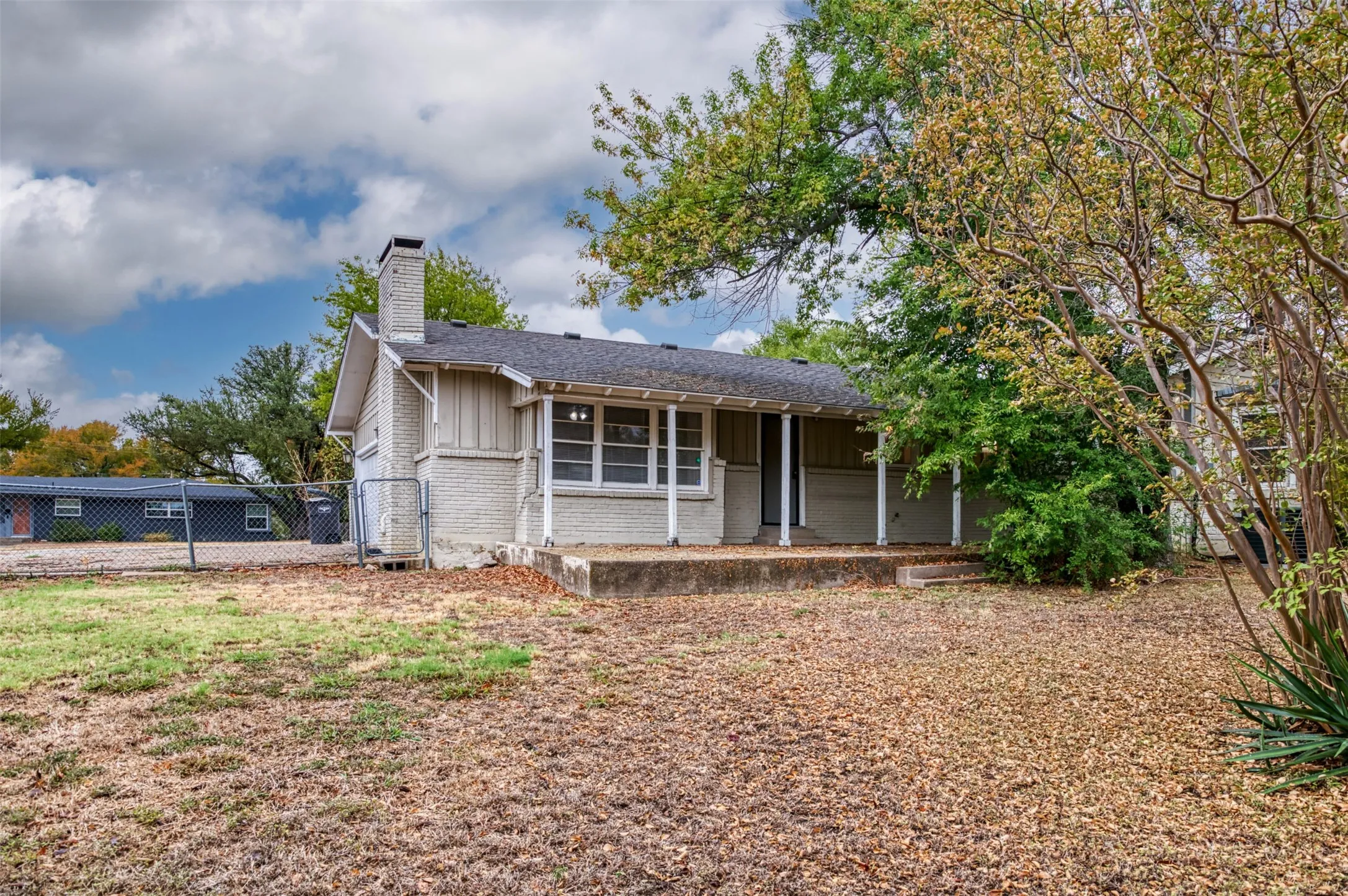 Single Family Residence For Rent in Tarrant County , 1604 Weiler Boulevard, Fort Worth, Texas 76112, 3 Bedroom, 2 Bathroom, 2 Garage spaces, 1,941 Sqft, built in 1955, mls#21291916, Real Estate Agent in Fort Worth, Homes For Rent in Tarrant county, Homes For Rent in Fort Worth, Realtor in Fort Worth Texas, Real Estate Brokerage Independent Realty Texas, Luminita Cordes Realtor