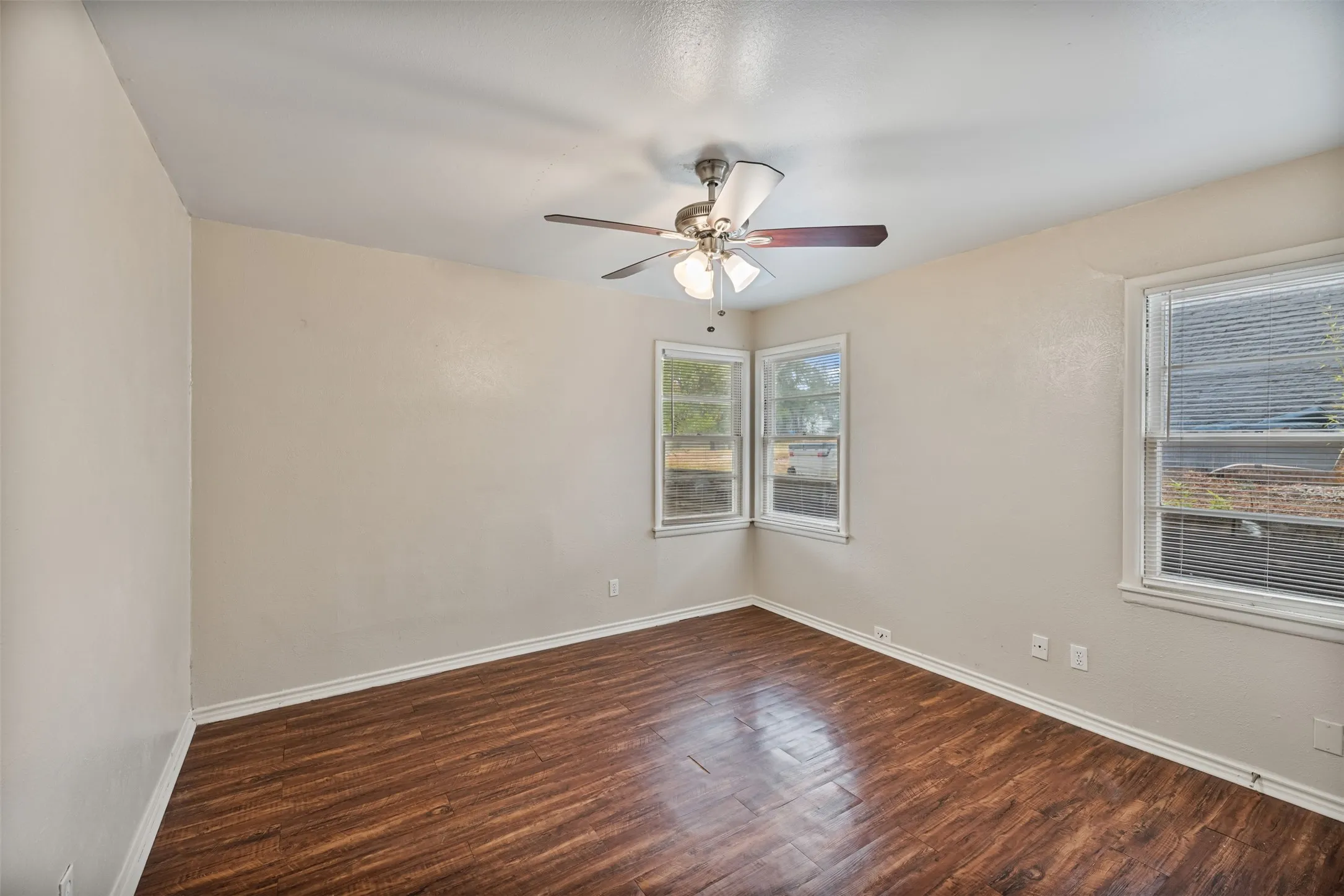 Single Family Residence For Rent in Tarrant County , 1604 Weiler Boulevard, Fort Worth, Texas 76112, 3 Bedroom, 2 Bathroom, 2 Garage spaces, 1,941 Sqft, built in 1955, mls#21291916, Real Estate Agent in Fort Worth, Homes For Rent in Tarrant county, Homes For Rent in Fort Worth, Realtor in Fort Worth Texas, Real Estate Brokerage Independent Realty Texas, Luminita Cordes Realtor