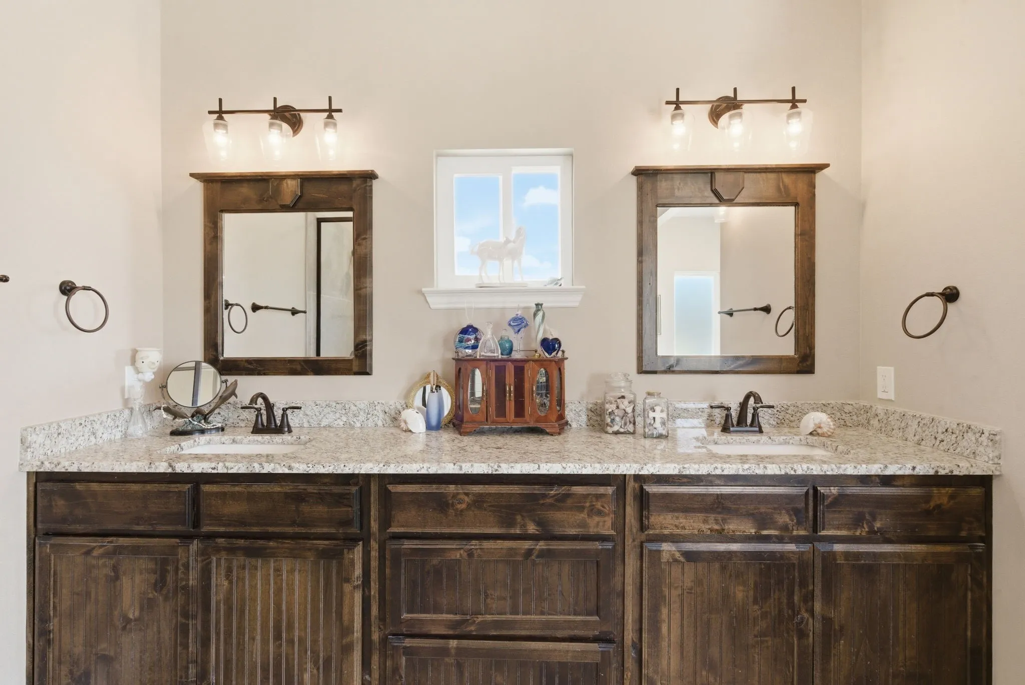 Single Family Residence For Sale in Parker County , 3020 Jolene Court, Springtown, Texas 76082, 4 Bedroom, 3 Bathroom, 2 Garage spaces, 2,777 Sqft, built in 2021, mls#21291417, Real Estate Agent in Springtown, Homes For Sale in Parker county, Homes For Sale in Springtown, Realtor in Springtown Texas, Real Estate Brokerage Independent Realty Texas, Luminita Cordes Realtor